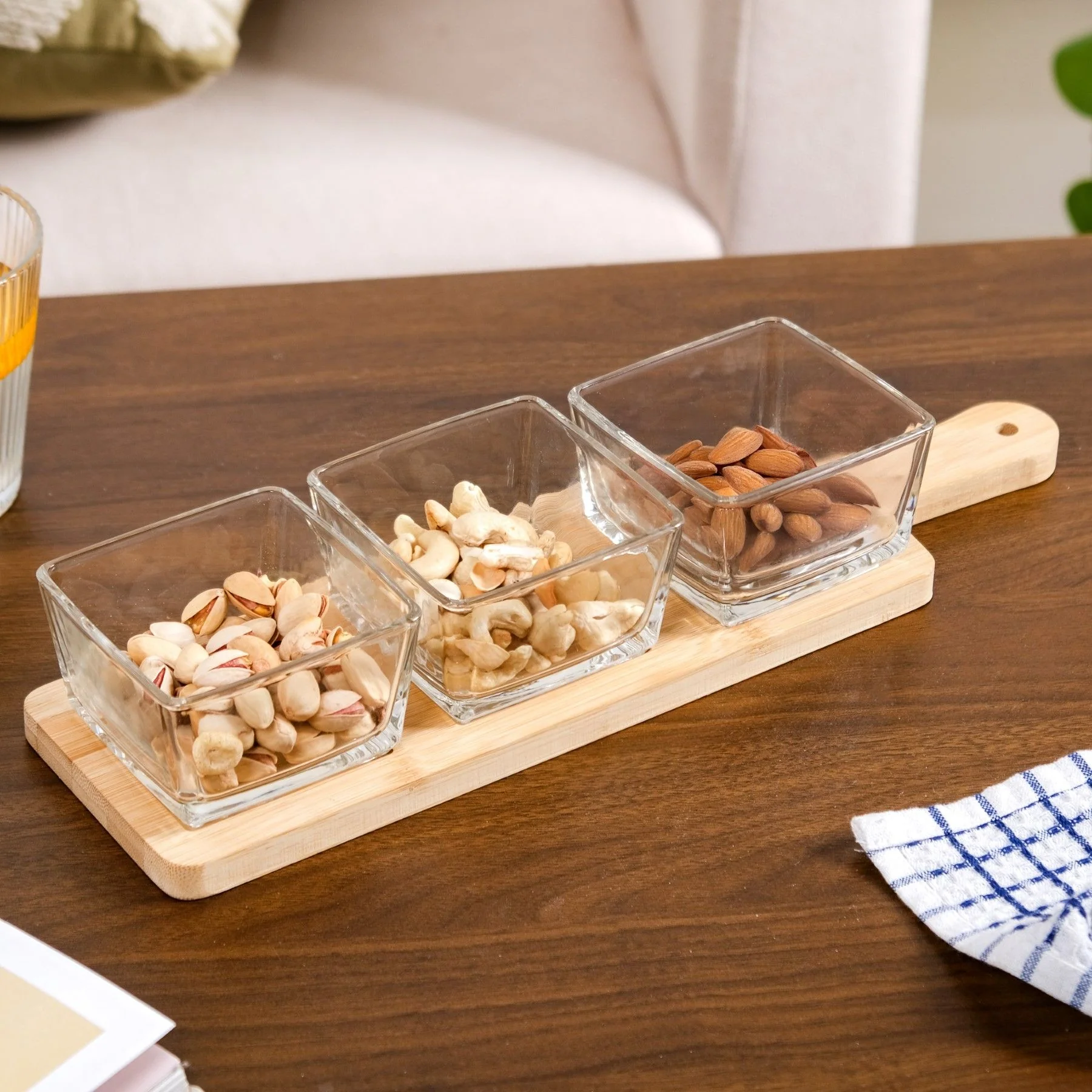 3 Glass Serving Bowl And Tray Set - Image 9