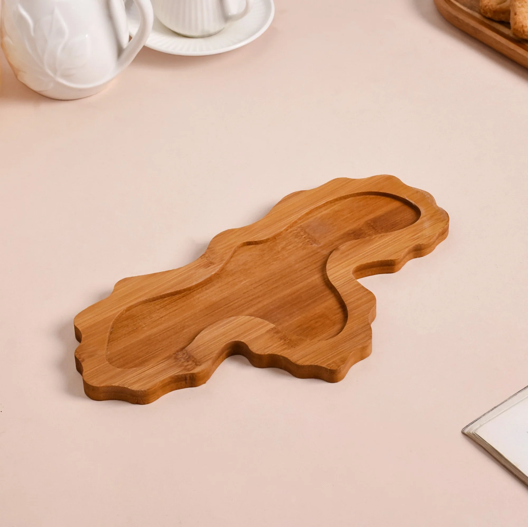 3 Section Leafy Ceramic Plate With Wooden Tray - Image 8