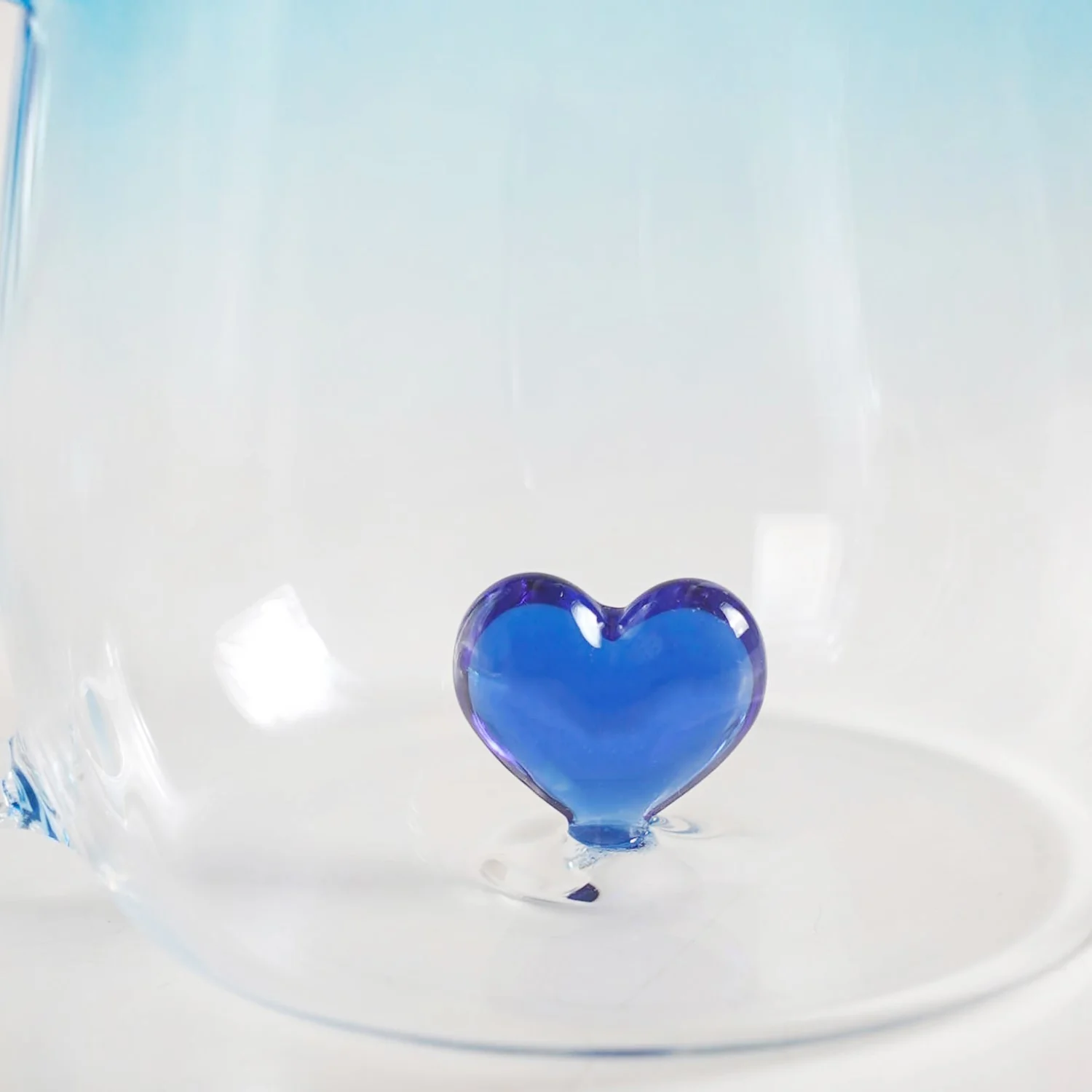 3D Blue Heart Ombre Mug Set Of 2 450ml - Image 5