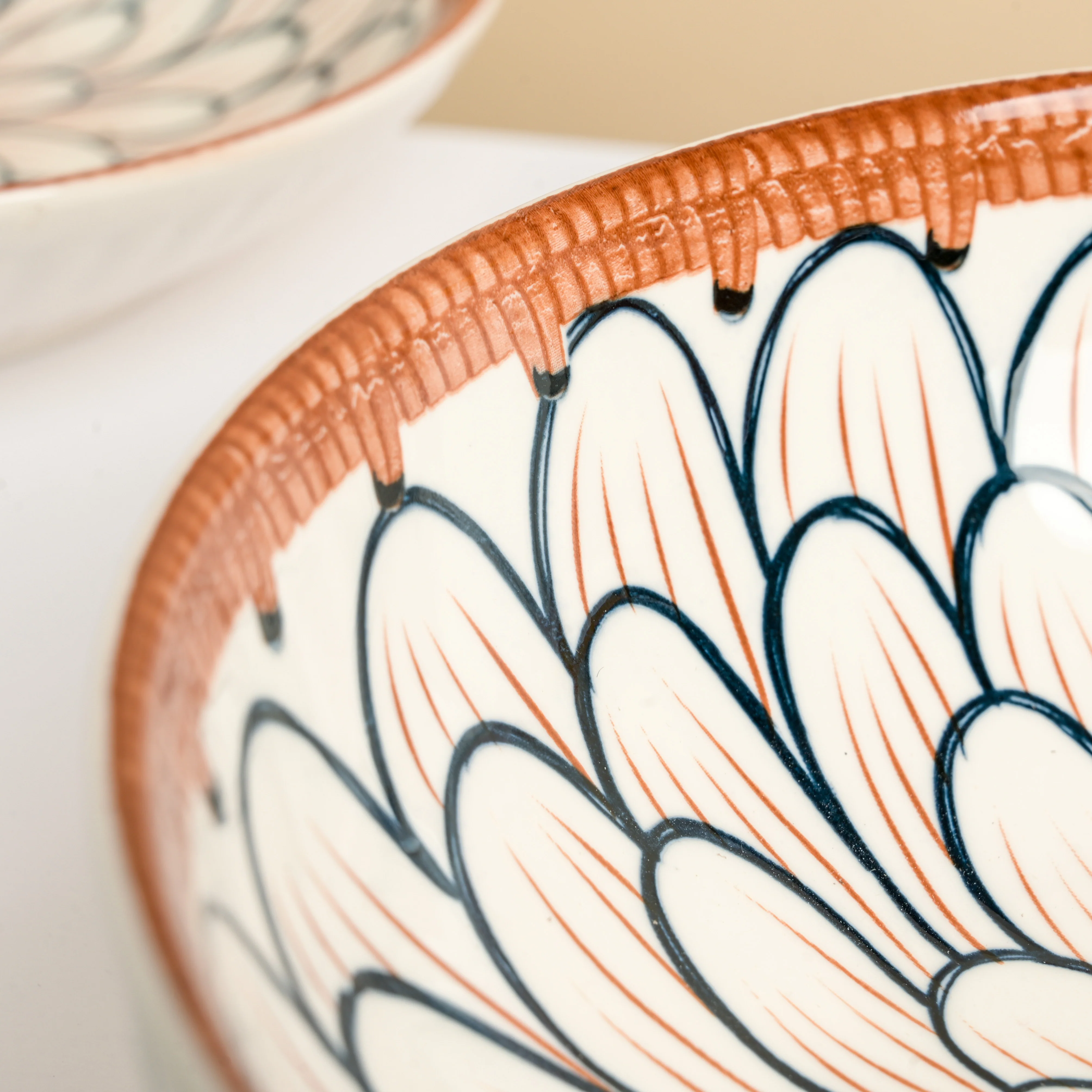 Abloom Ceramic Serving Bowl 9 Inch 1 L - Image 5