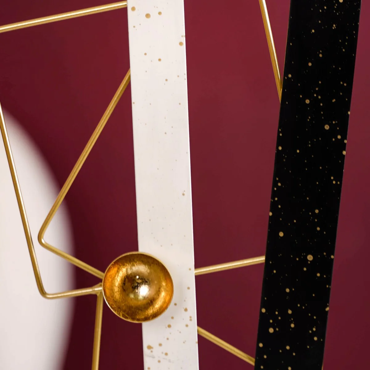 Abstract 3D Metal Table Decor - Image 6