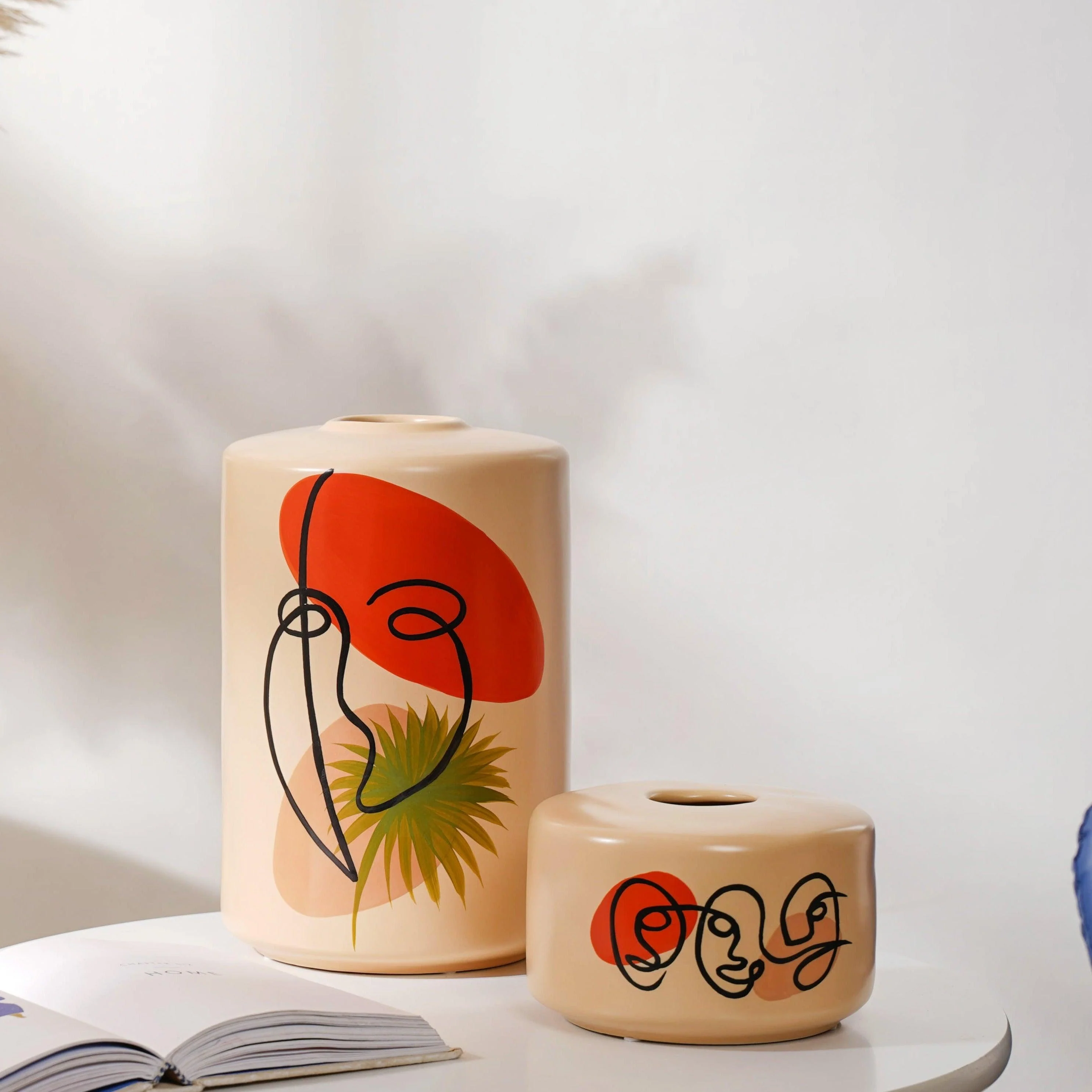 Abstract Face Vase - Image 6