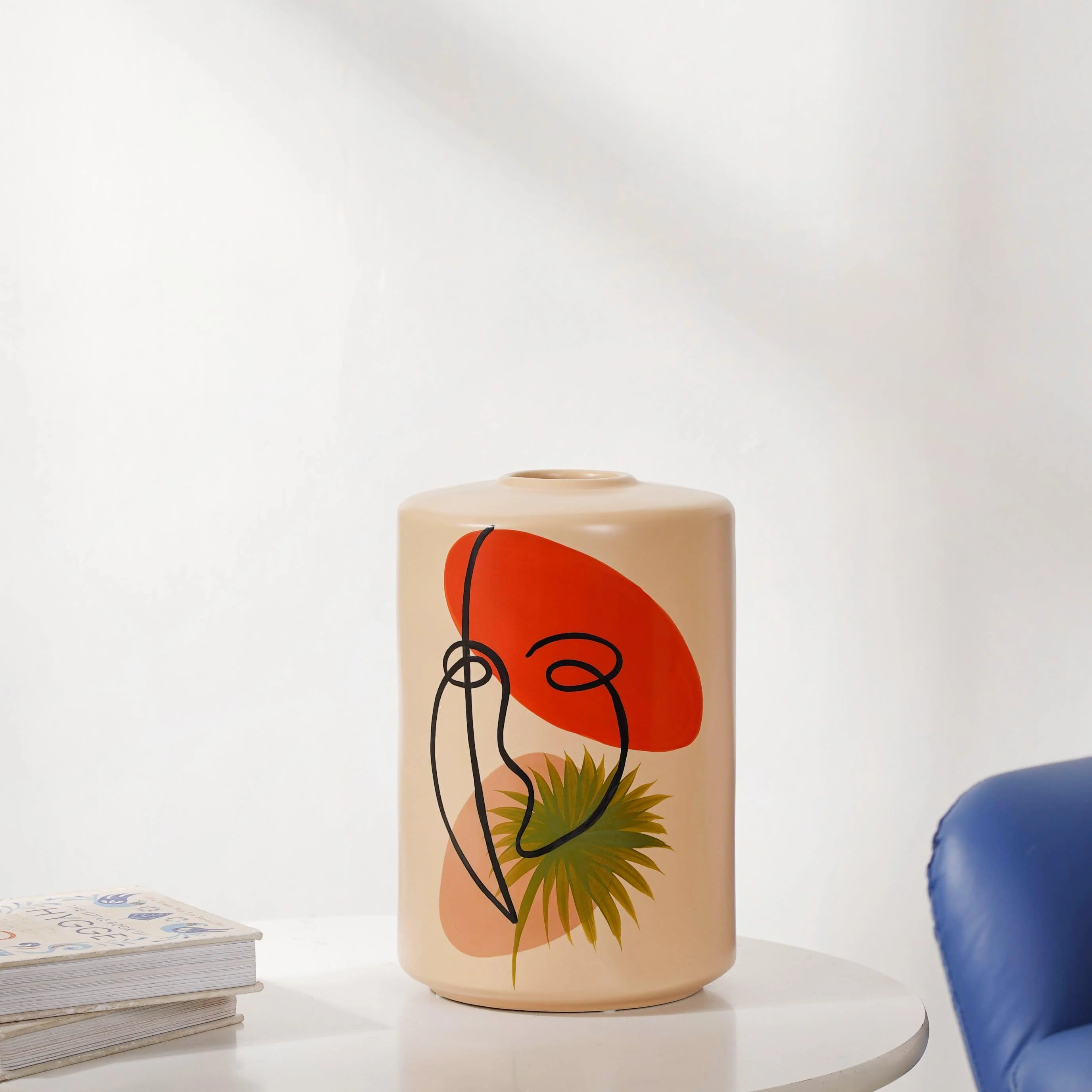 Abstract Face Vase - Image 7