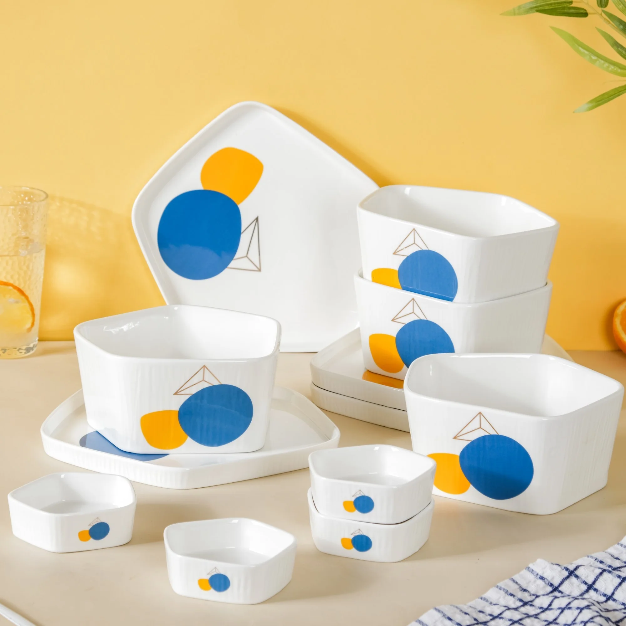 Abstract Patterned Pentagon 12 Piece Dinner Set For 4