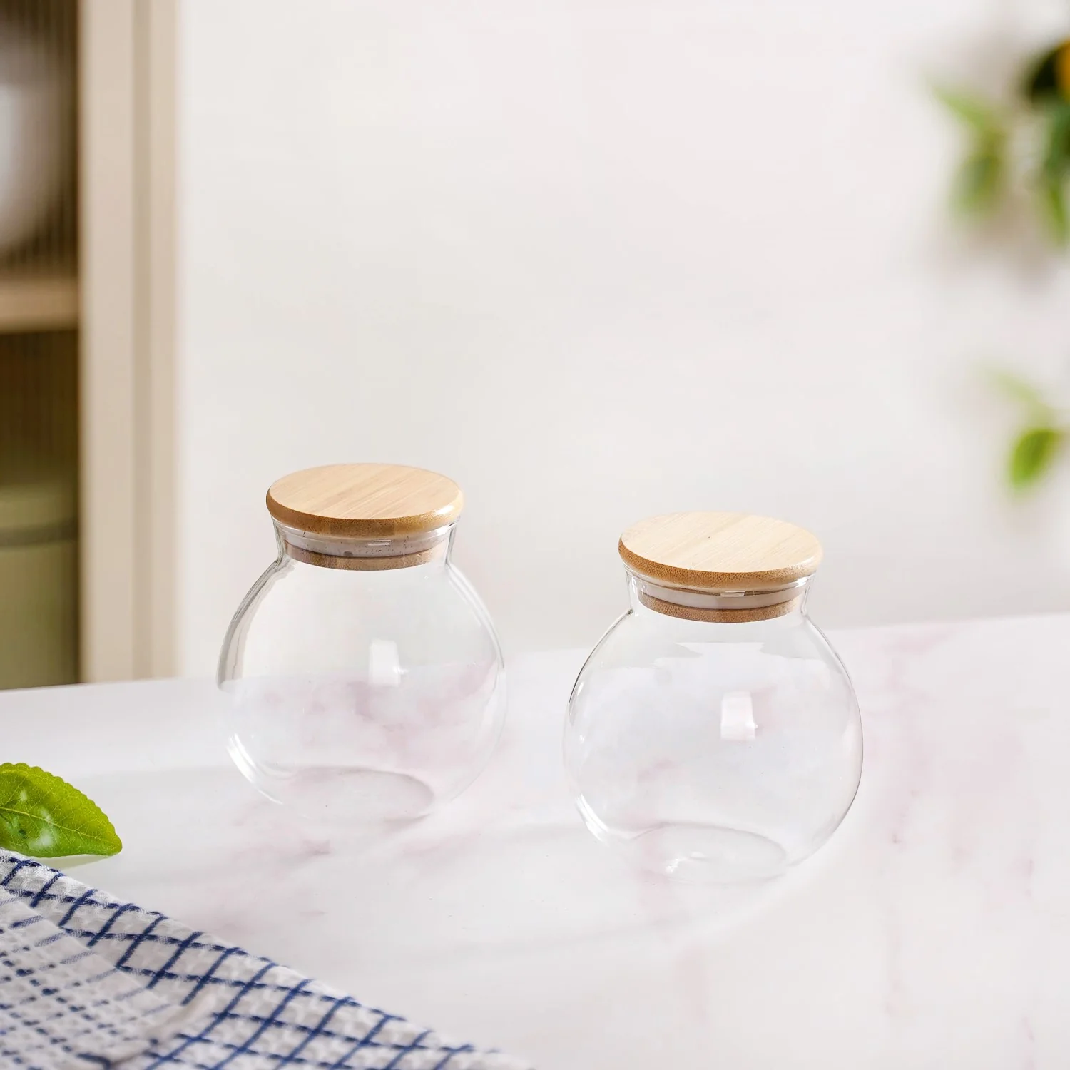Round Airtight Glass Container Set Of 2 350ml - Image 2