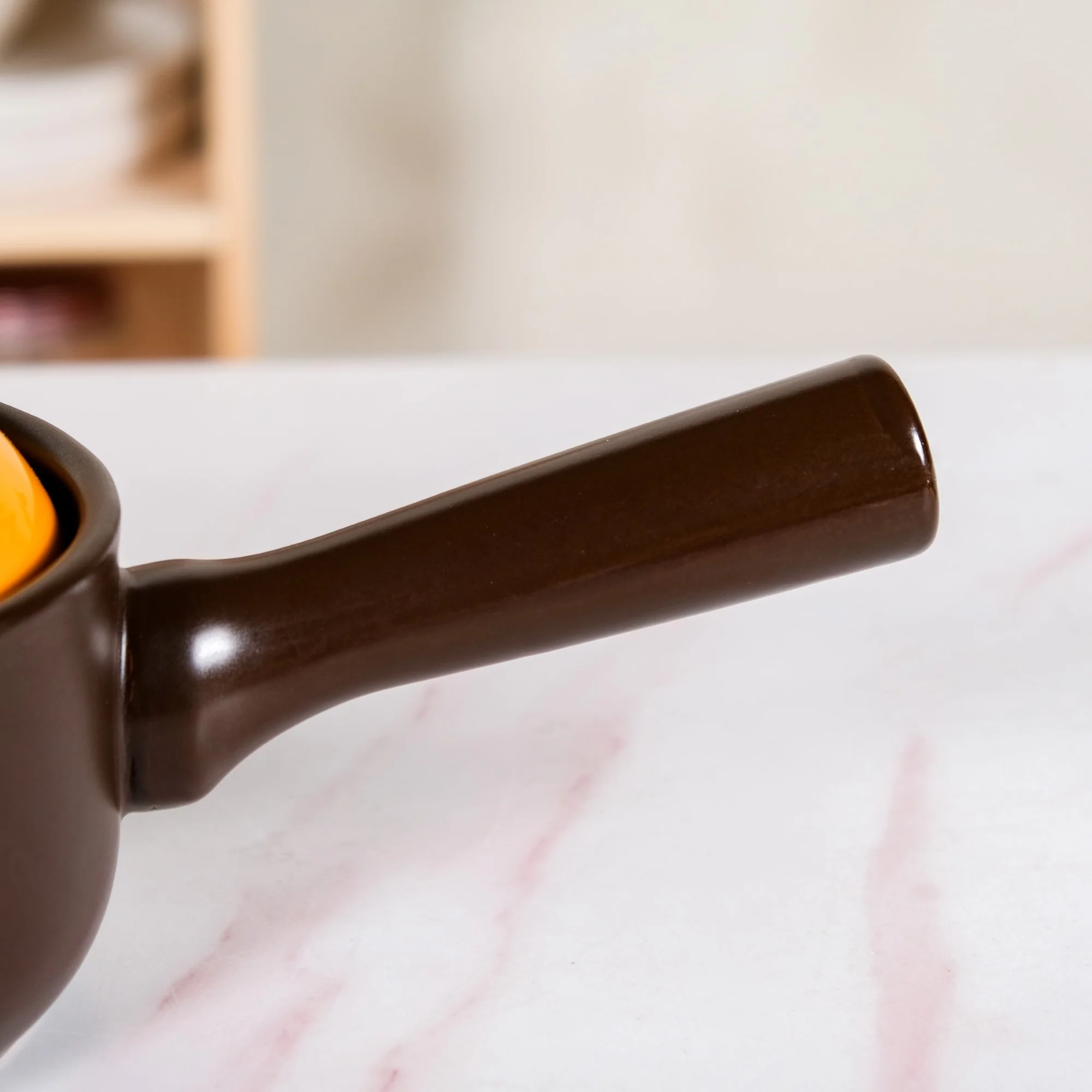 Amber Ceramic Sauce Pan With Handle And Lid 1000ml - Image 7