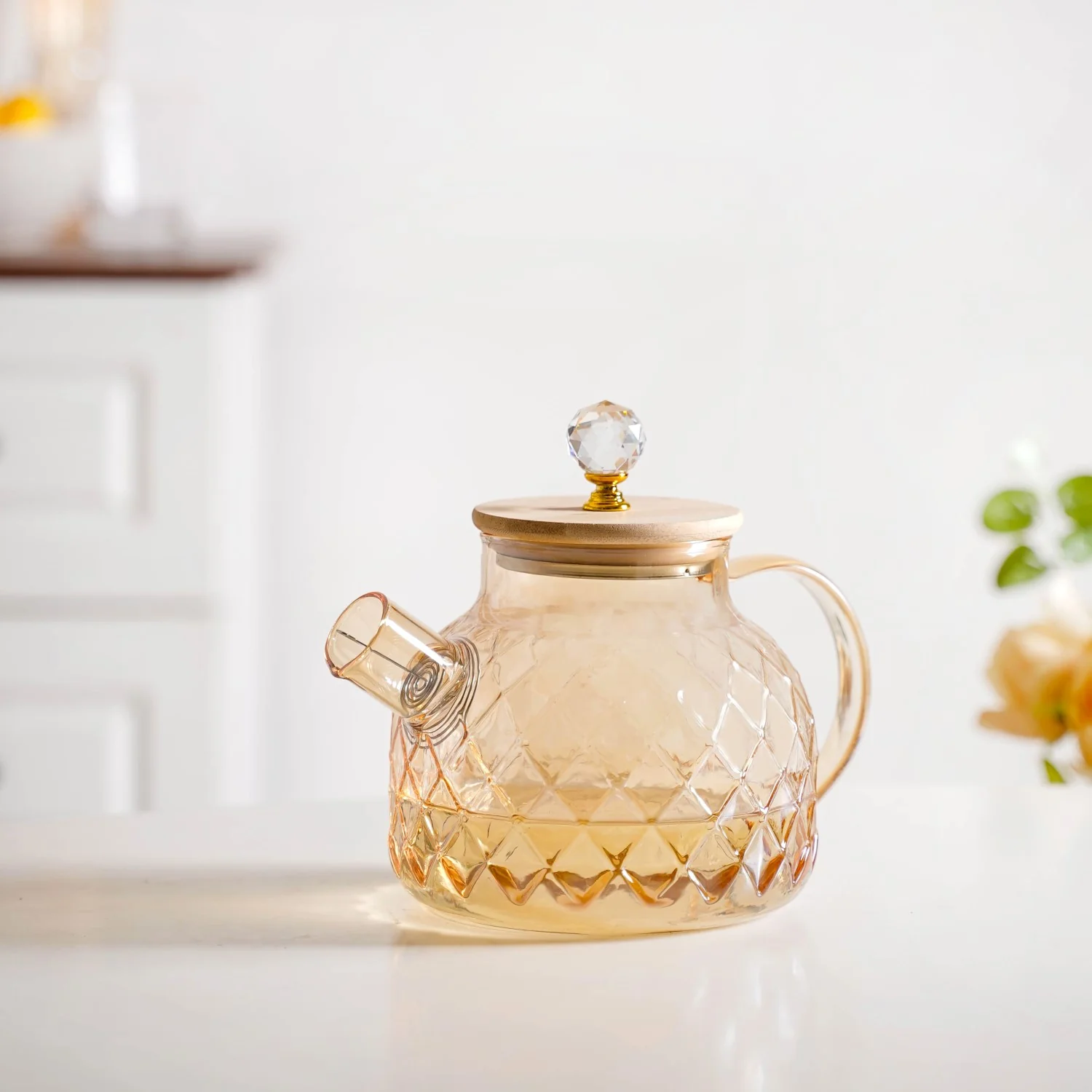 Amber Diamond Glass Jug with Bamboo Lid 1300ml - Image 3