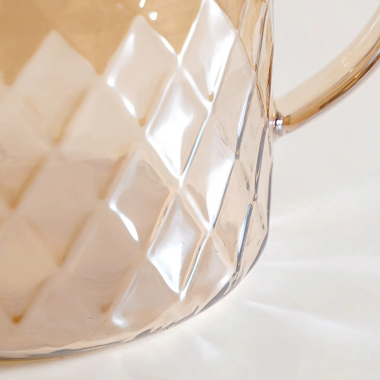 Amber Diamond Glass Jug with Bamboo Lid 1300ml - Image 6
