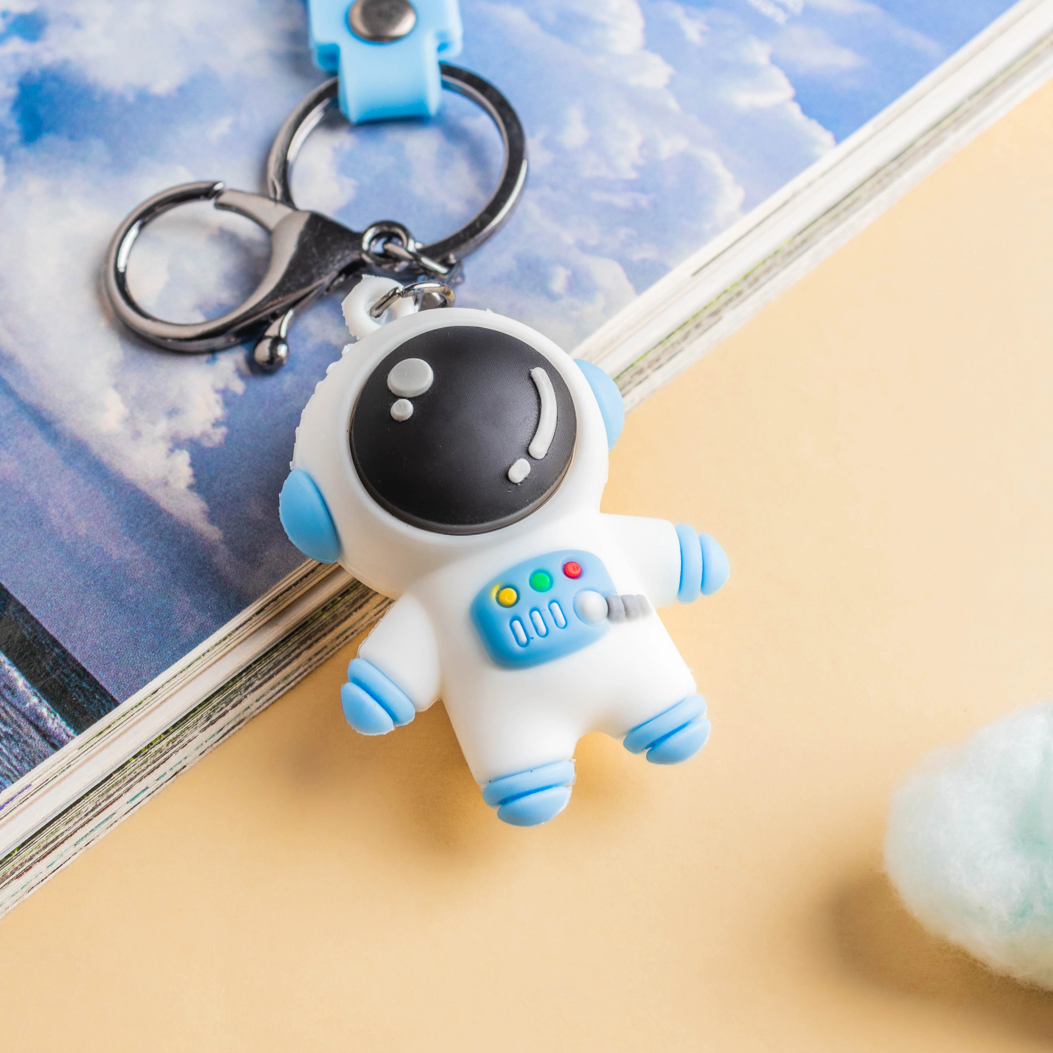 Astronaut Keychain - Image 4