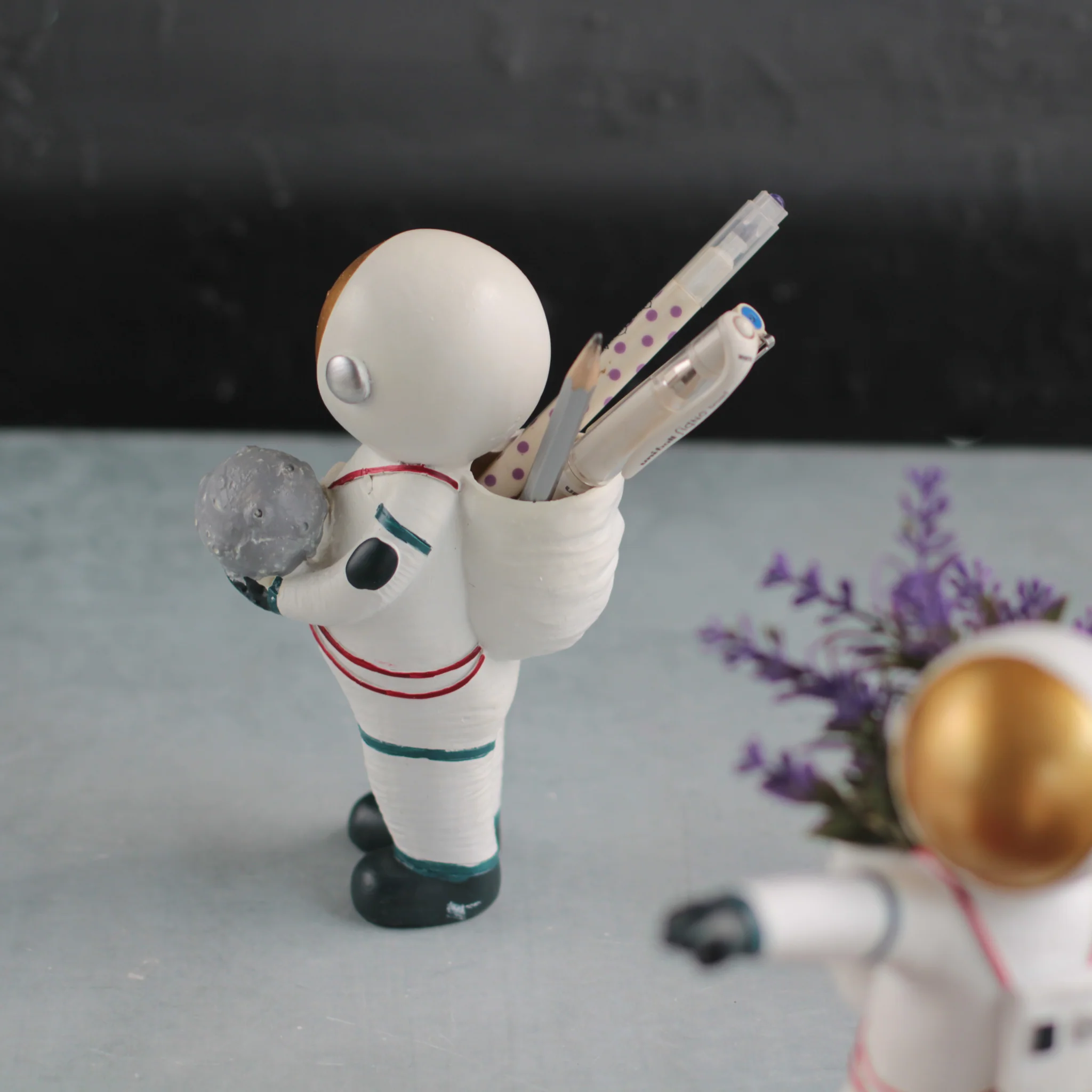 Astronaut Planter - Image 16