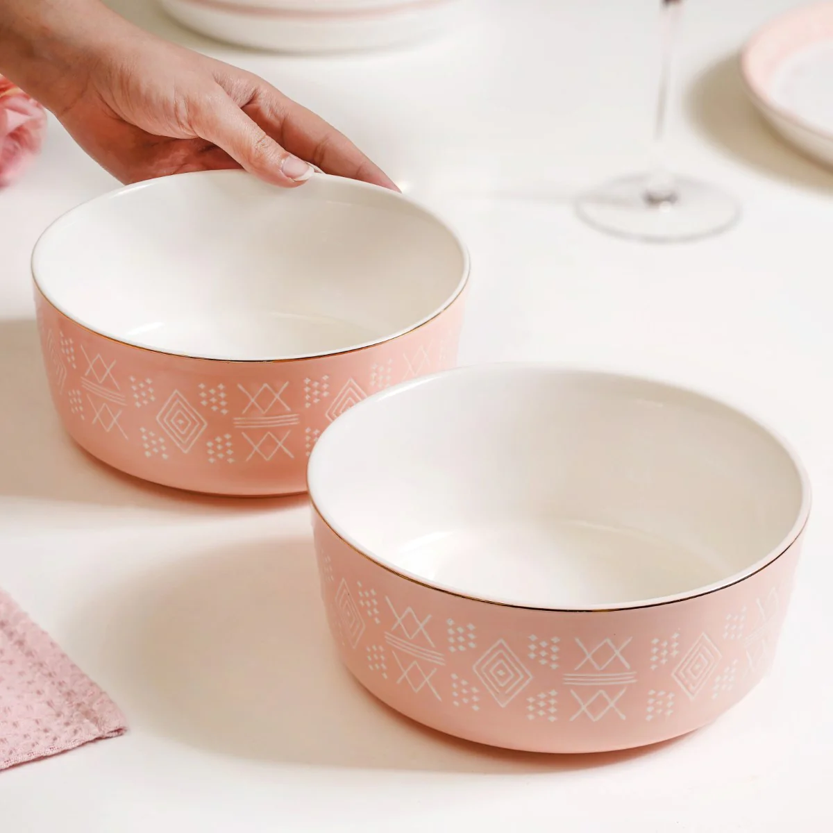 Azo Pink Serving Bowl Set Of 2 1140ml - Image 2