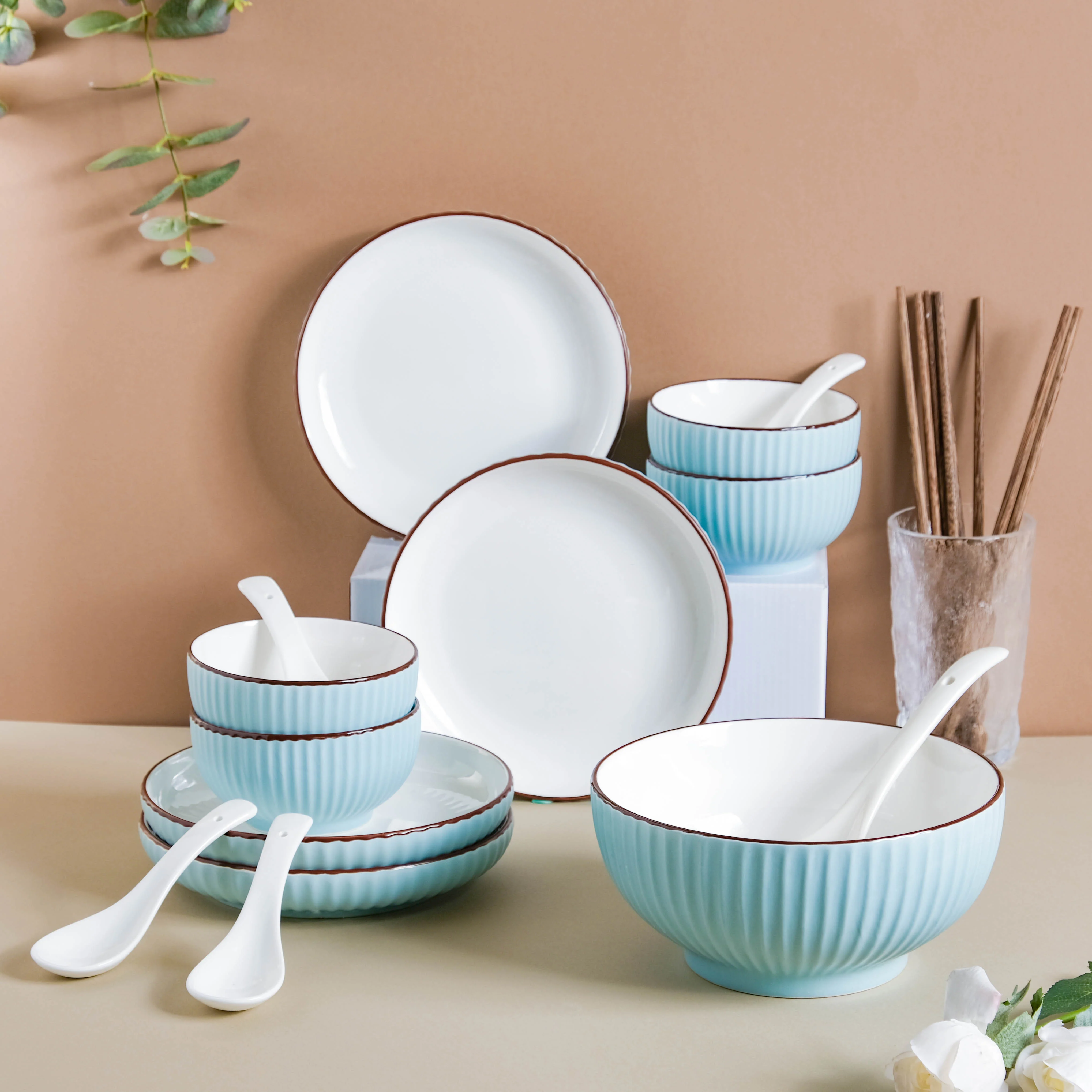 Azure 18 Piece Soup Salad Set For 4