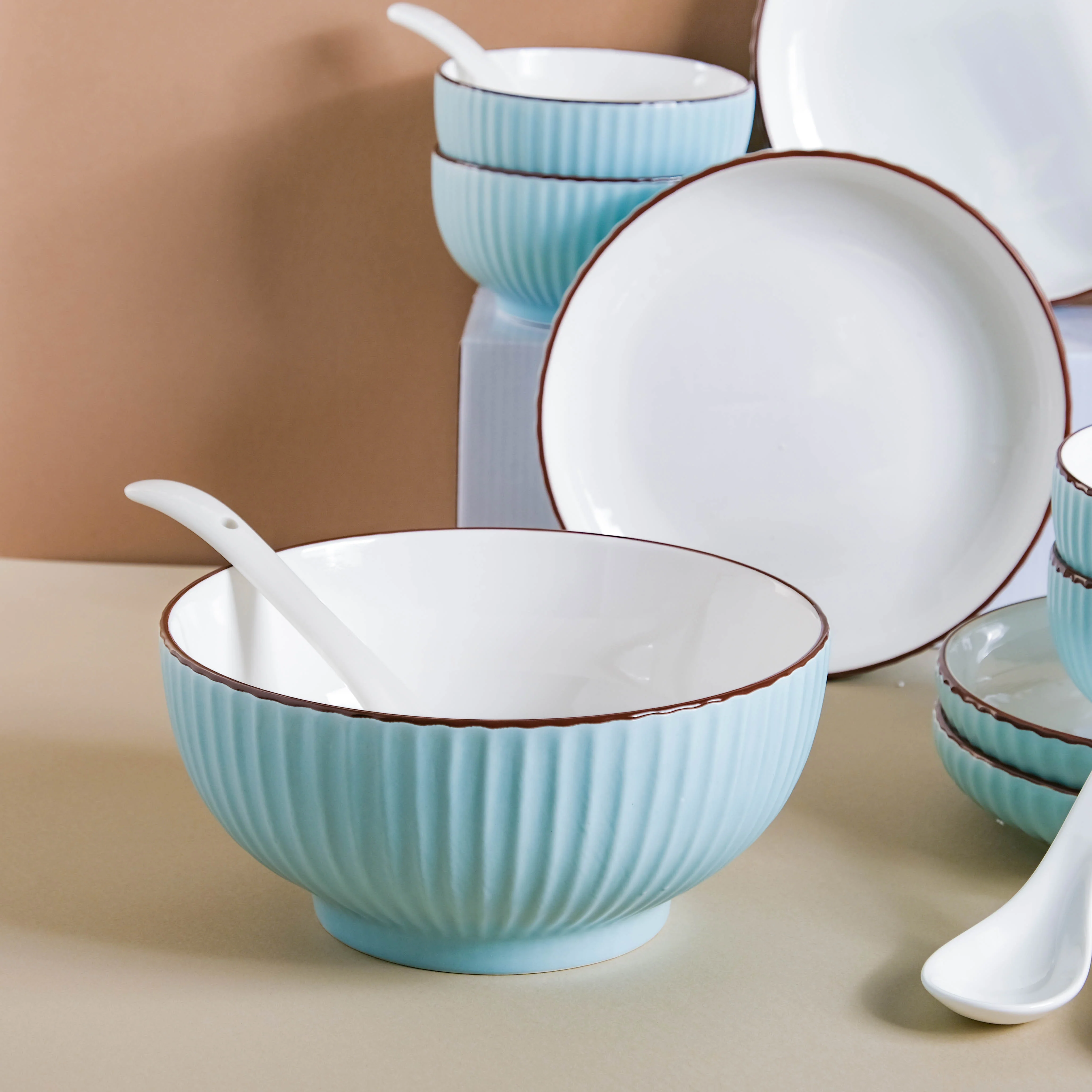 Azure 18 Piece Soup Salad Set For 4 - Image 17