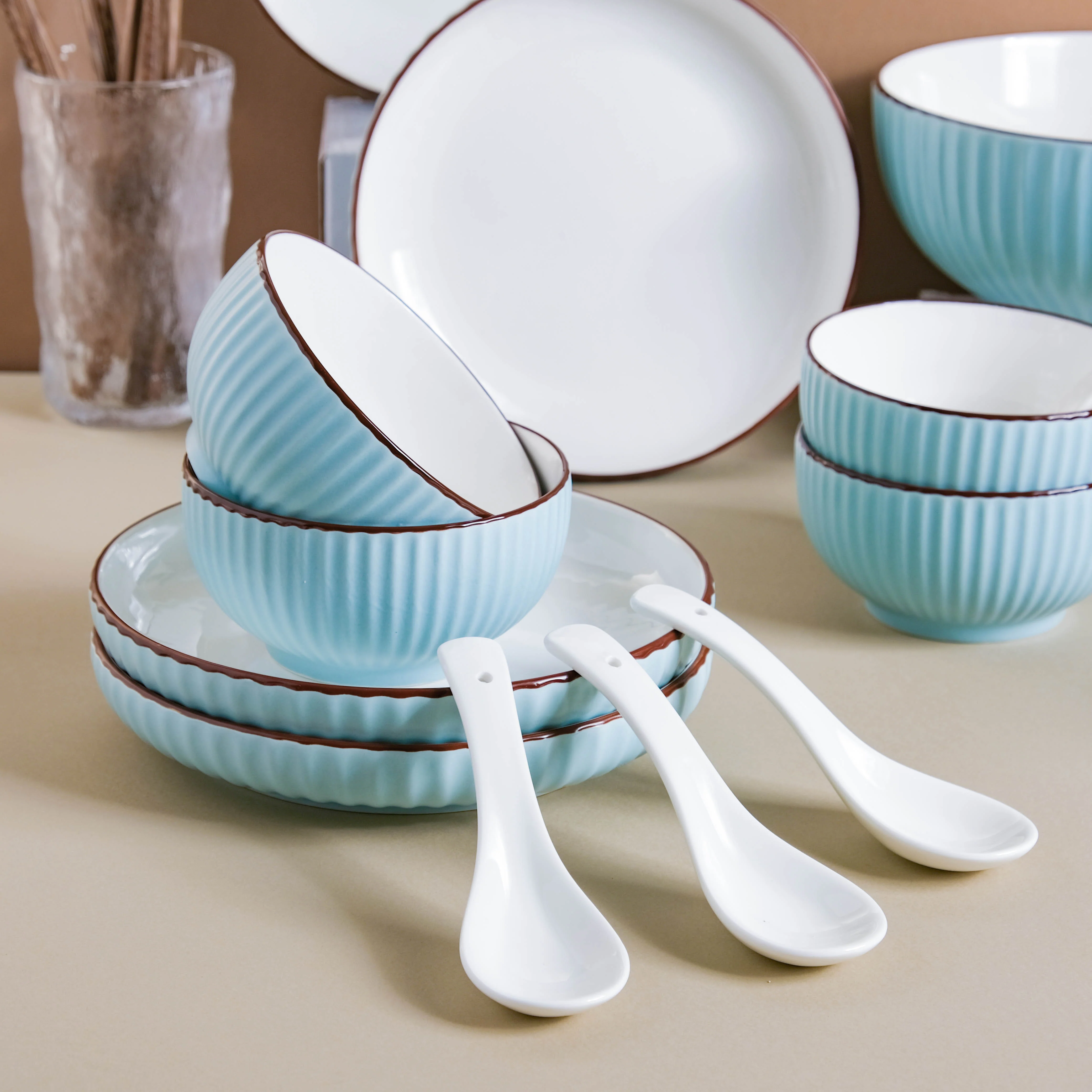 Azure 18 Piece Soup Salad Set For 4 - Image 6