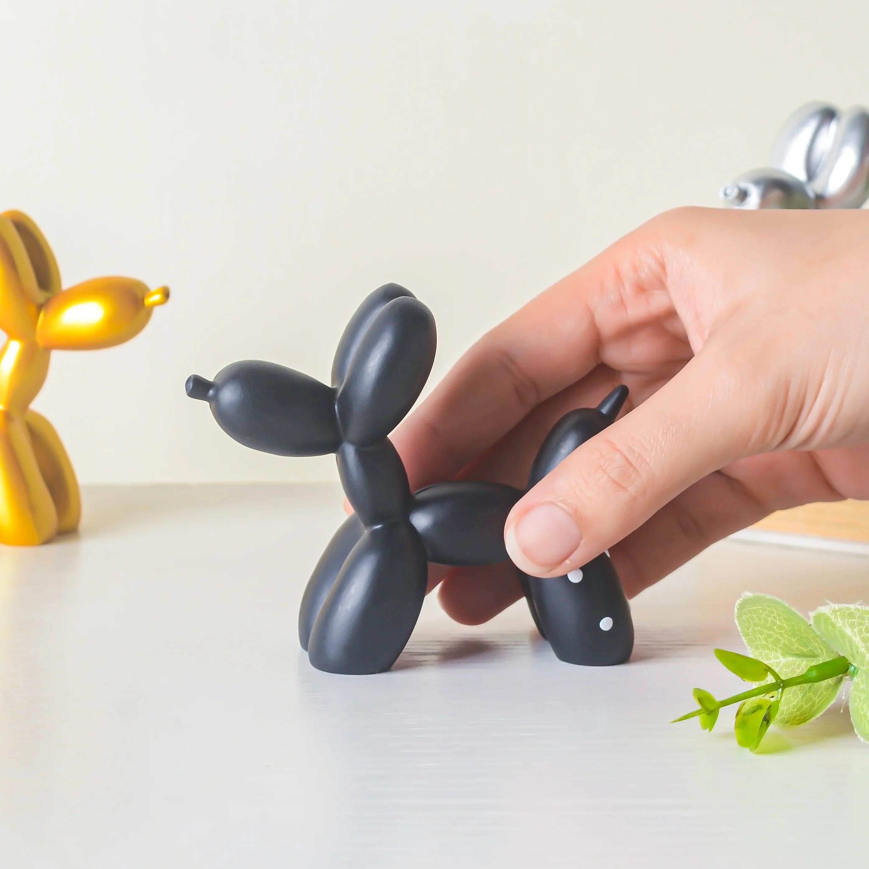 Balloon Dog Resin Mini Showpiece Black - Image 3