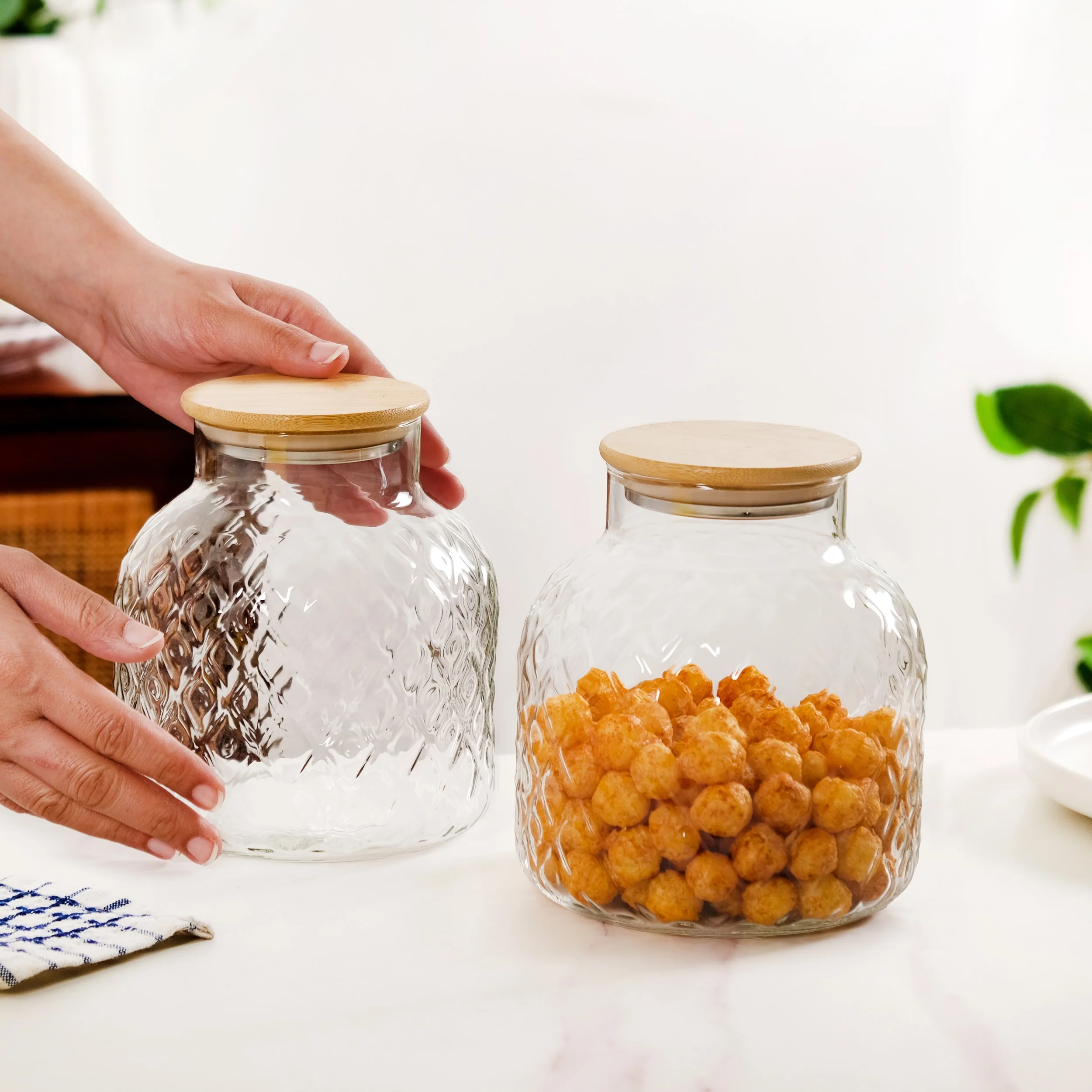 Diamond Glass Storage Jars with Bamboo Lid Set of 2 1400ml - Image 2