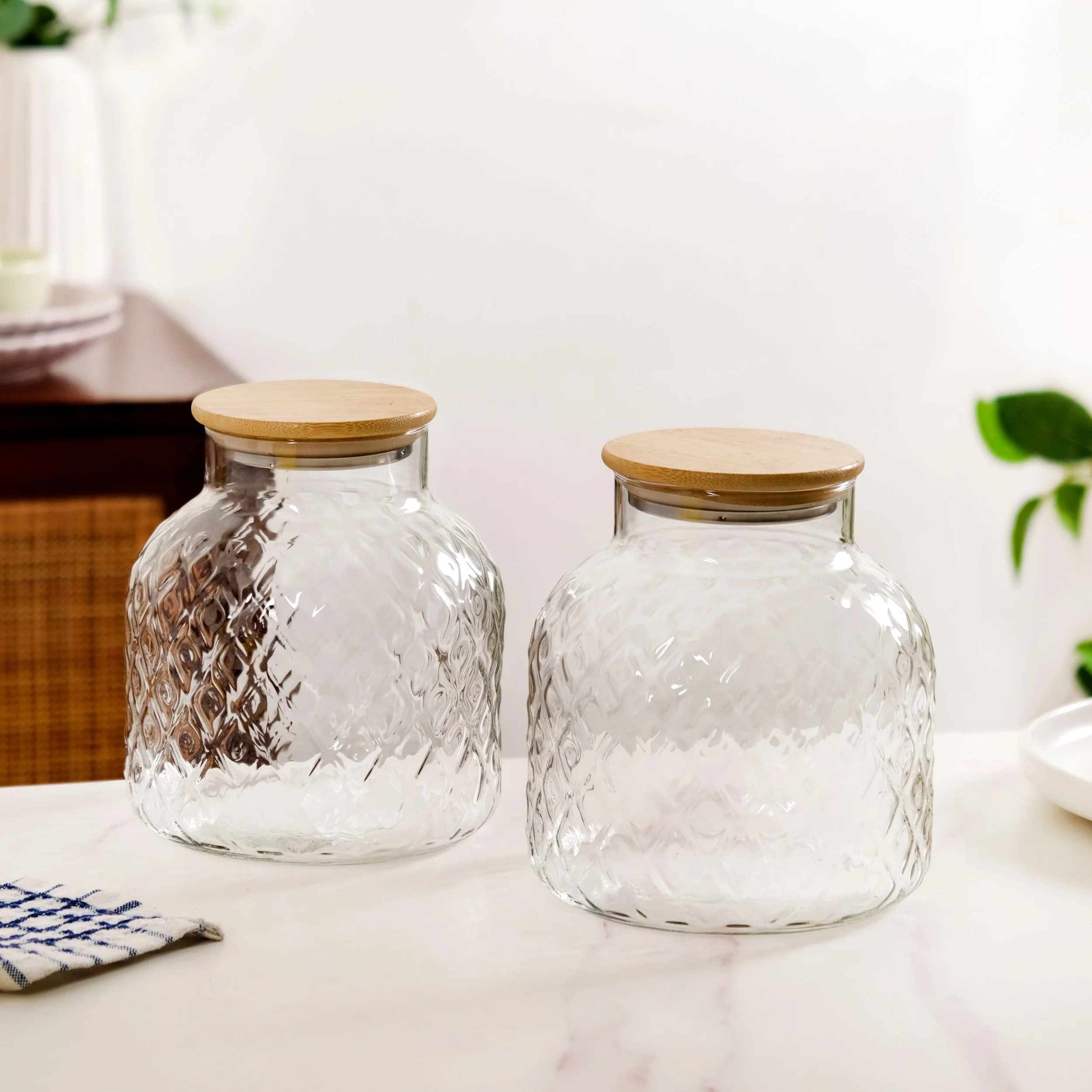Diamond Glass Storage Jars with Bamboo Lid Set of 2 1400ml - Image 7