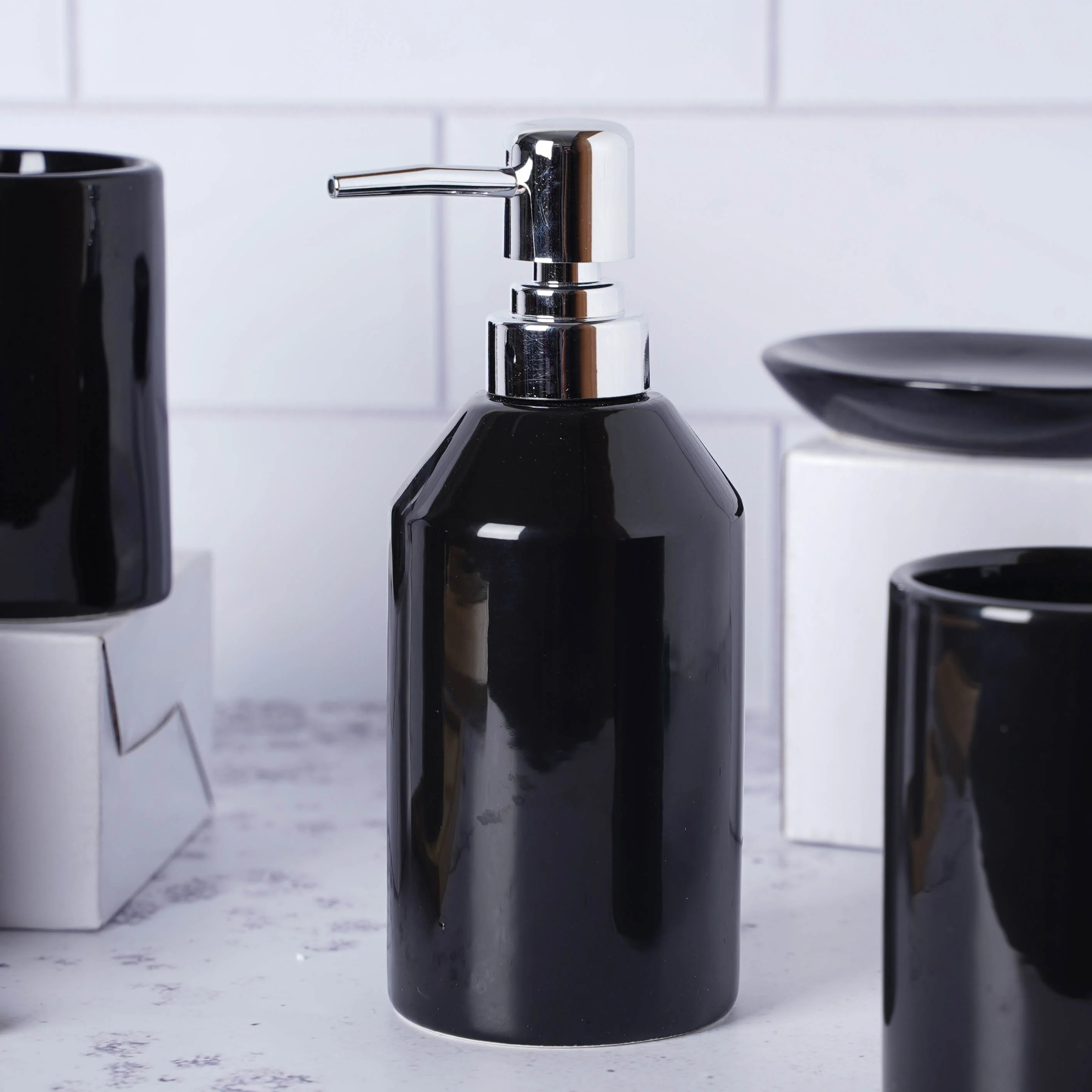 Bathroom Set of 5 - Image 8