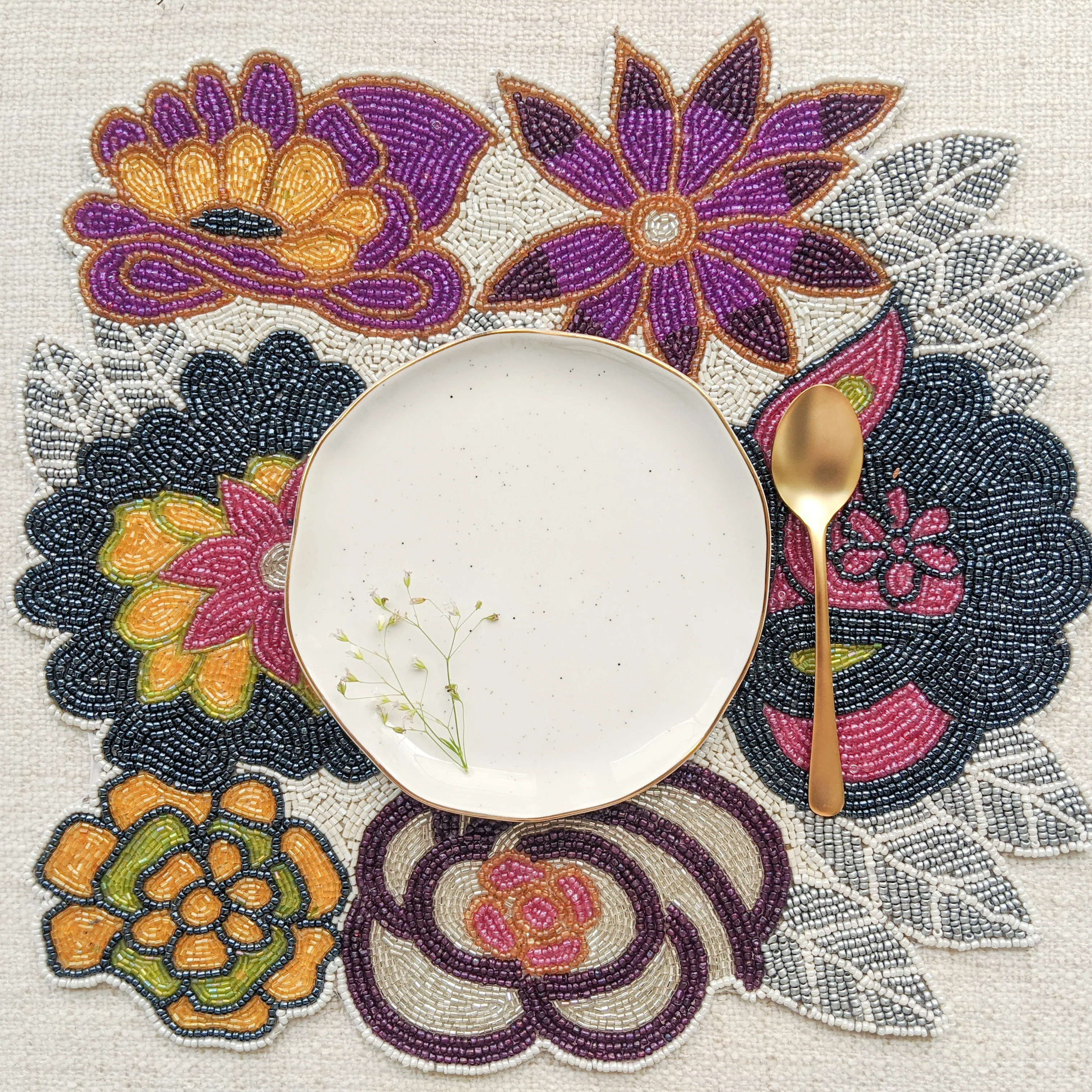 BEADS Floral Table Mat