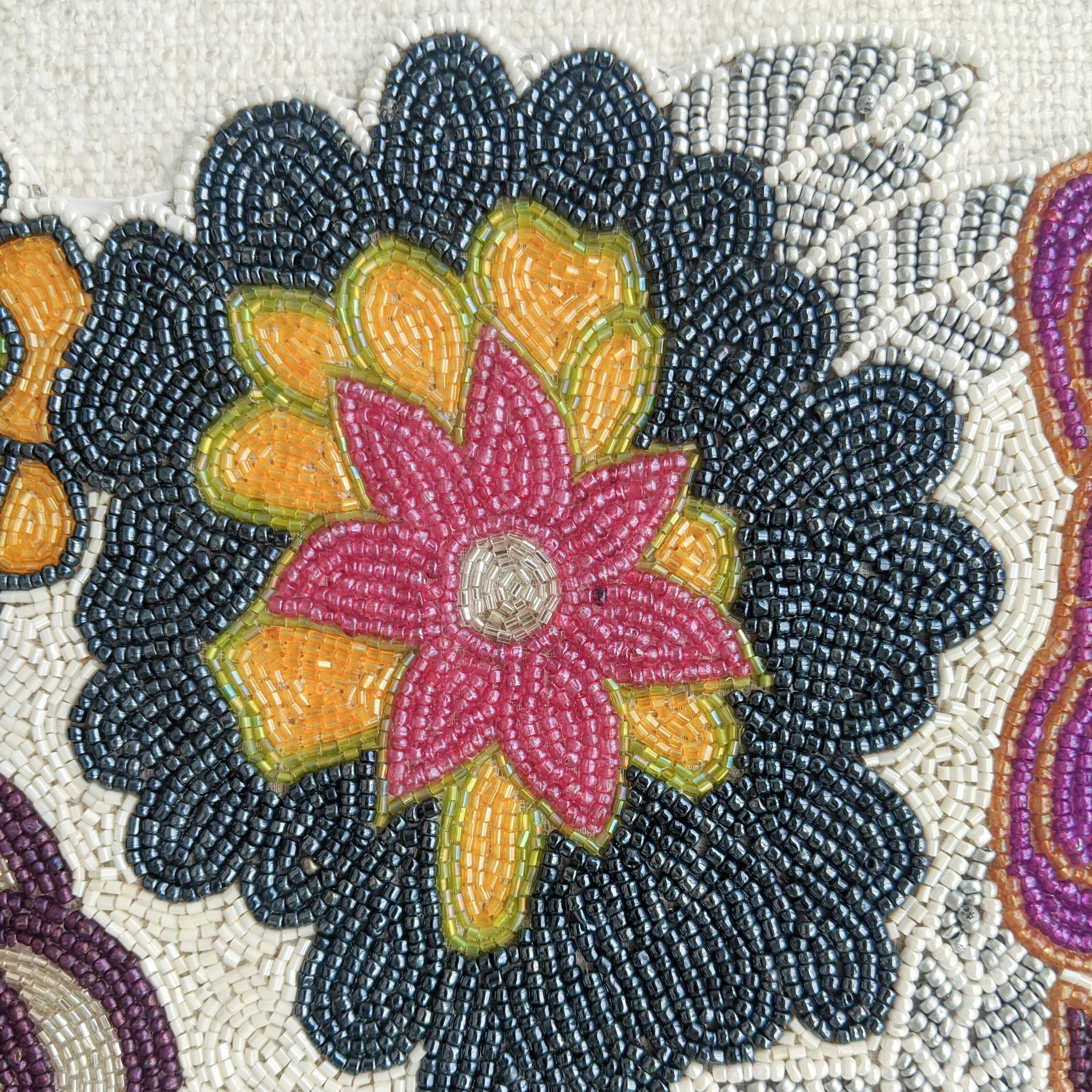 BEADS Floral Table Mat - Image 3