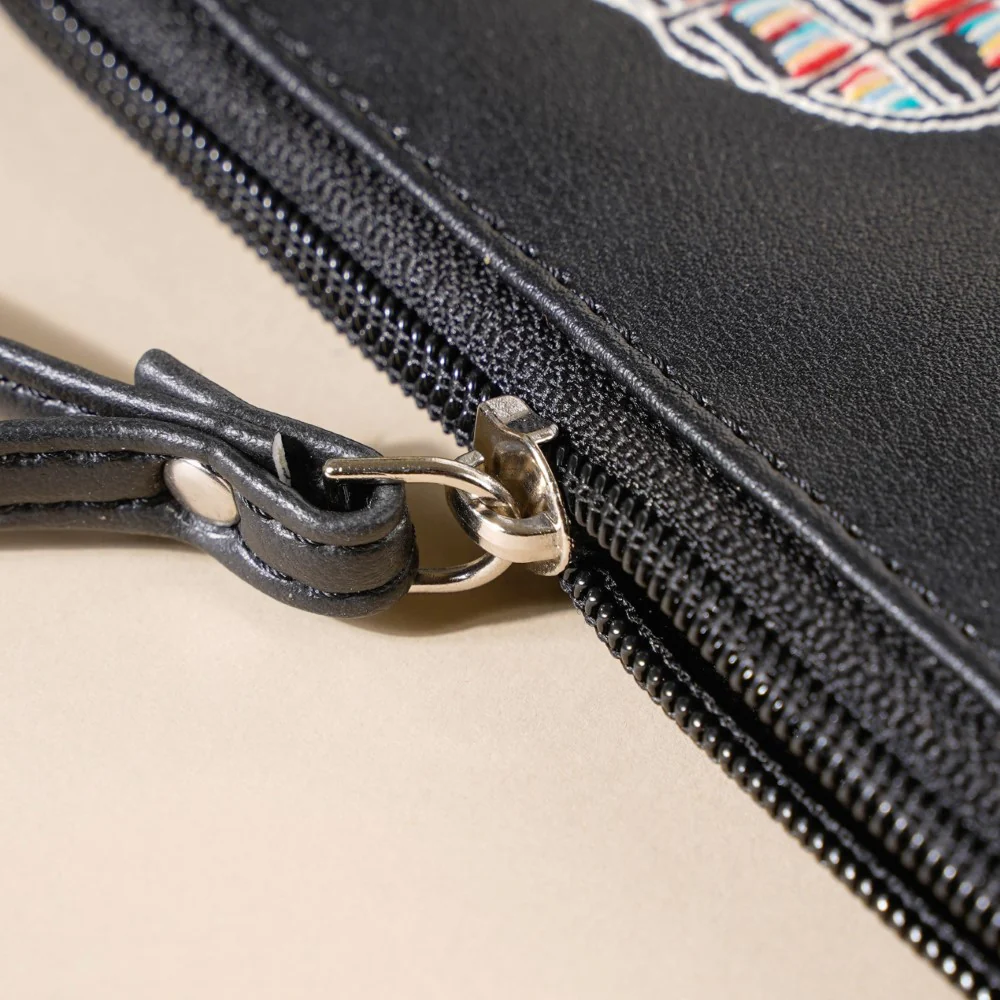 Beautiful Mind Wristlet Black - Image 9