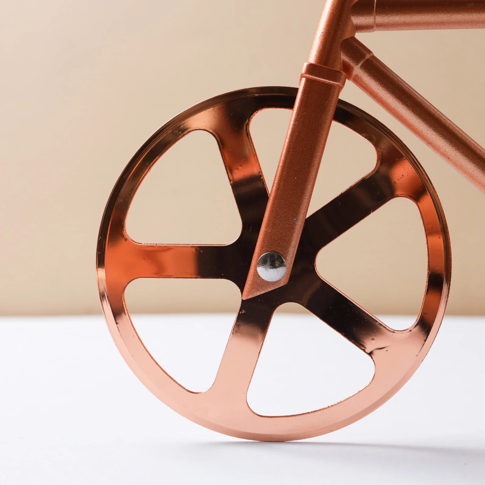 Bike Shaped Pizza Cutter - Image 7
