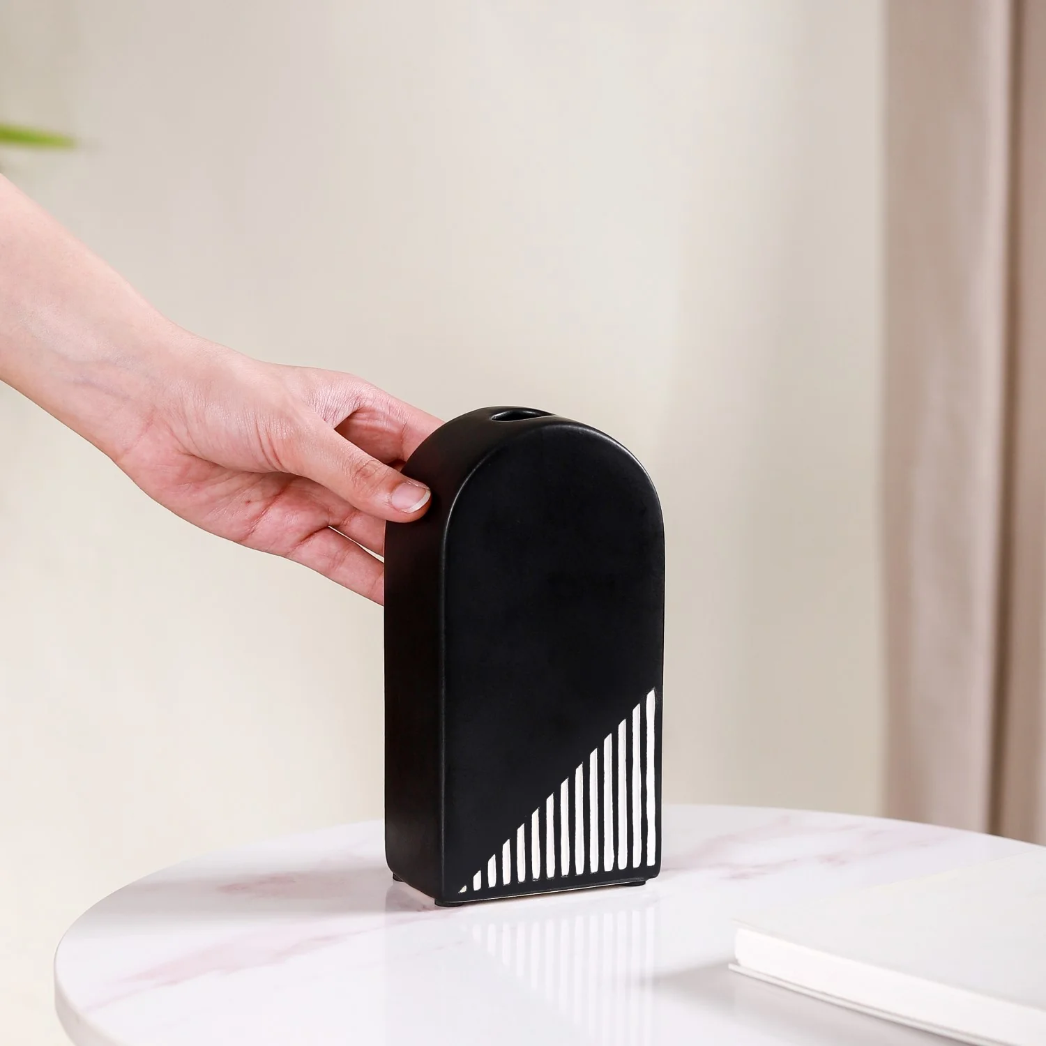 Black And White Arch Vase - Image 2