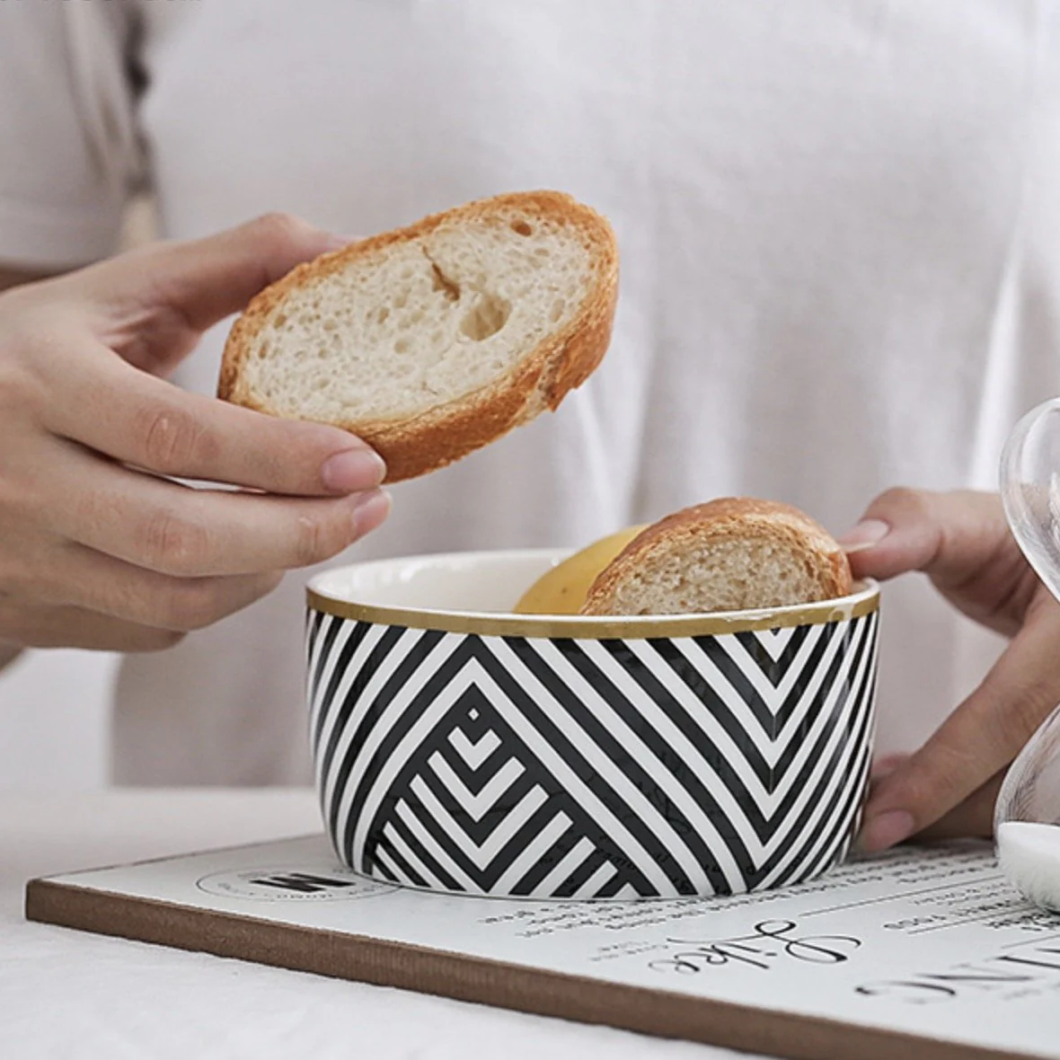 Black and White Bowl 400 ml - Image 3