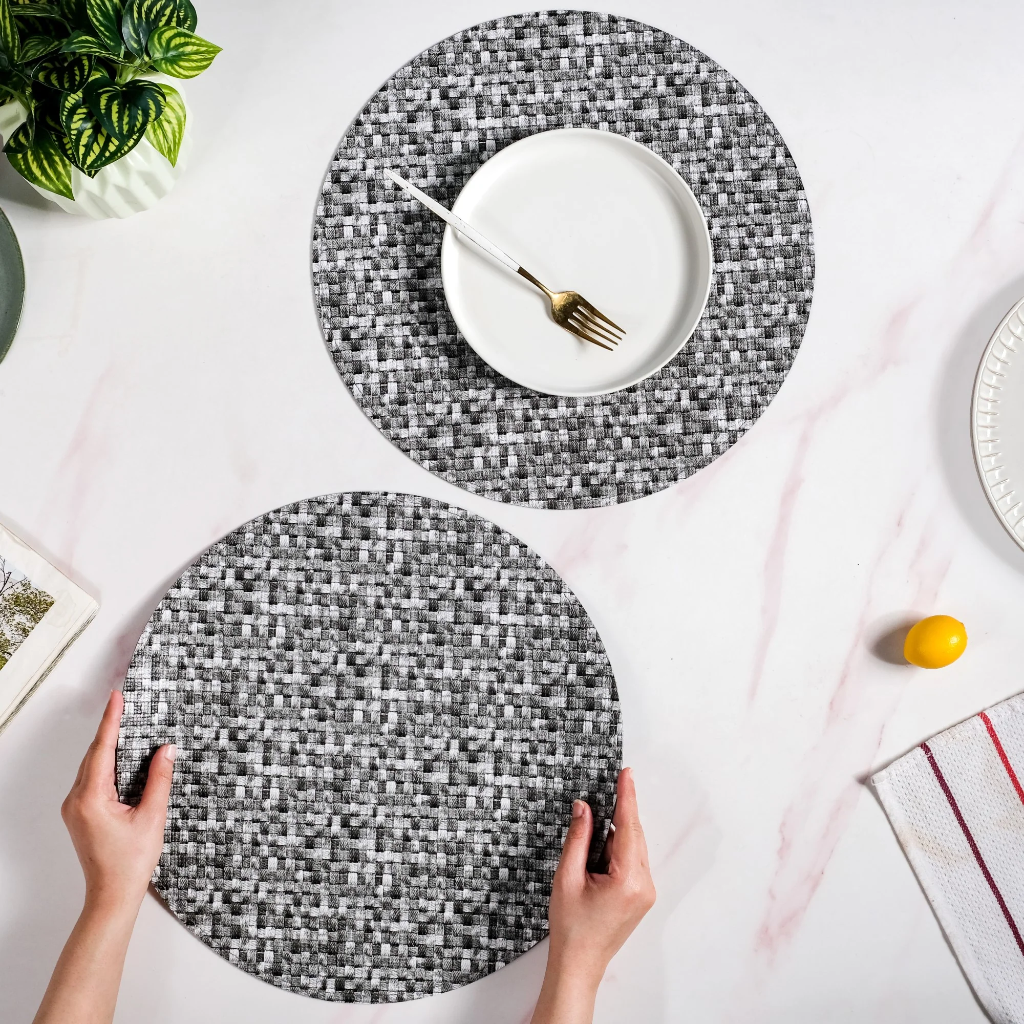 Black And White Intrecciato Weave Round Table Mat Set Of 6 - Image 2