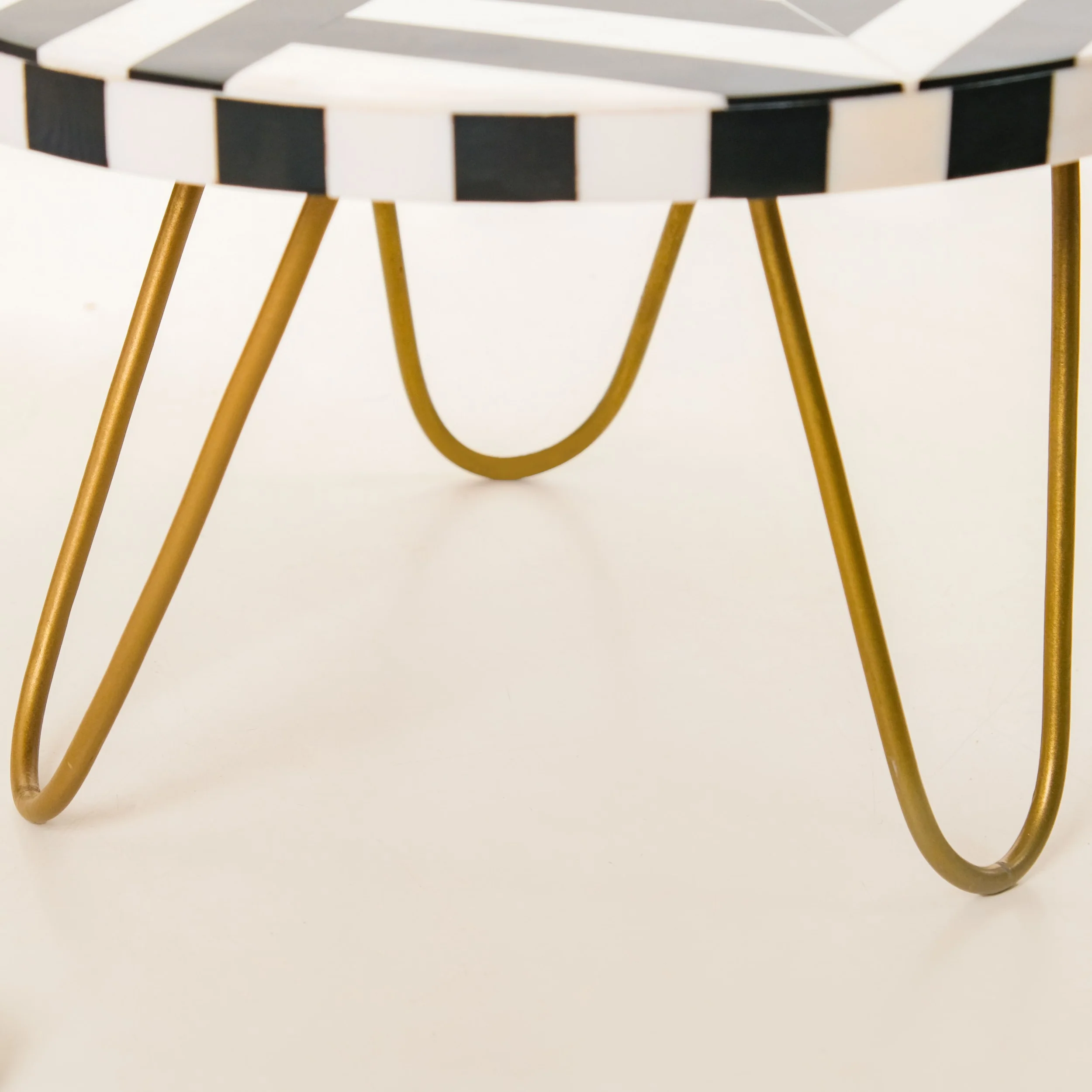 Black And White Riser Cake Stand - Image 8