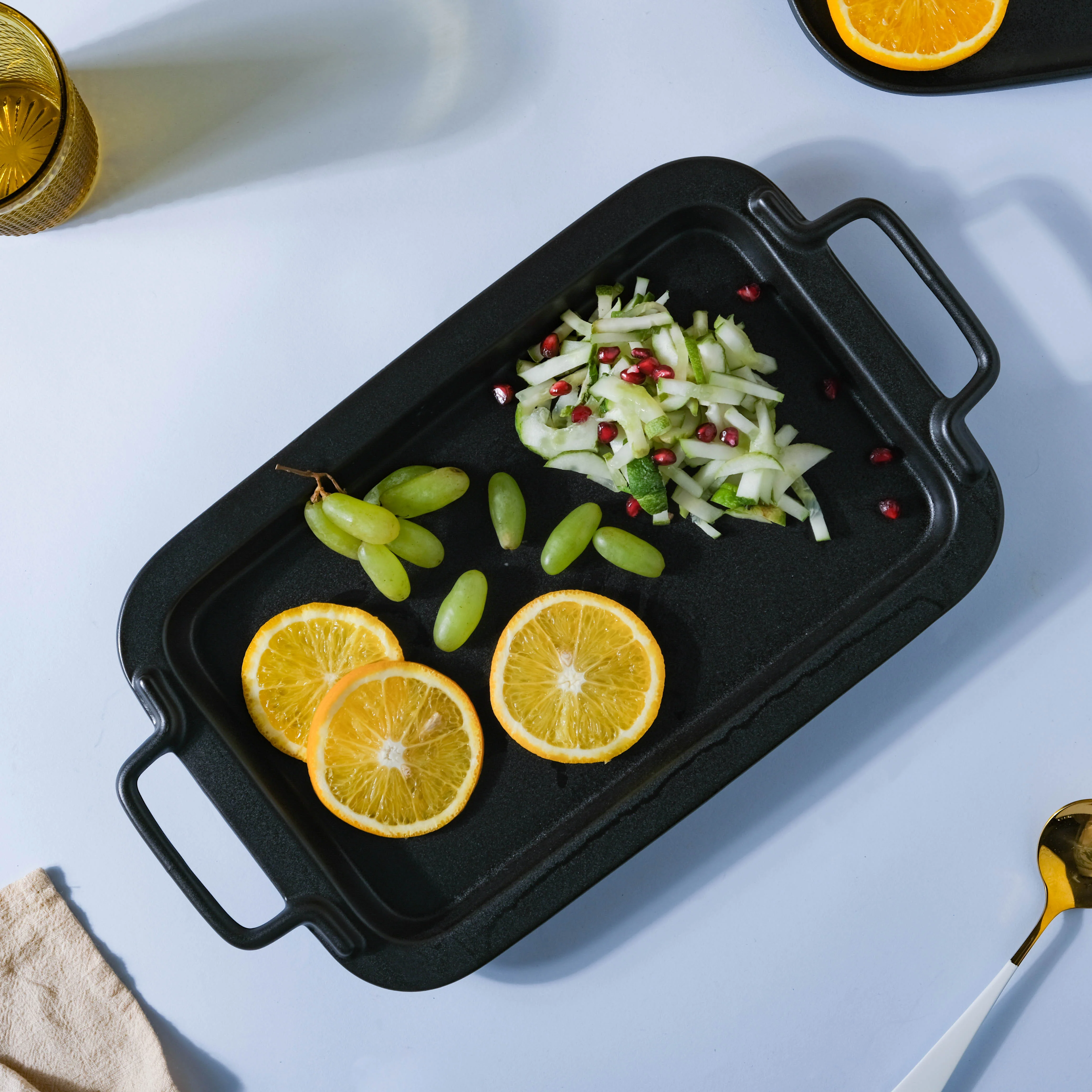 Black Baking Tray With Handle - Image 3