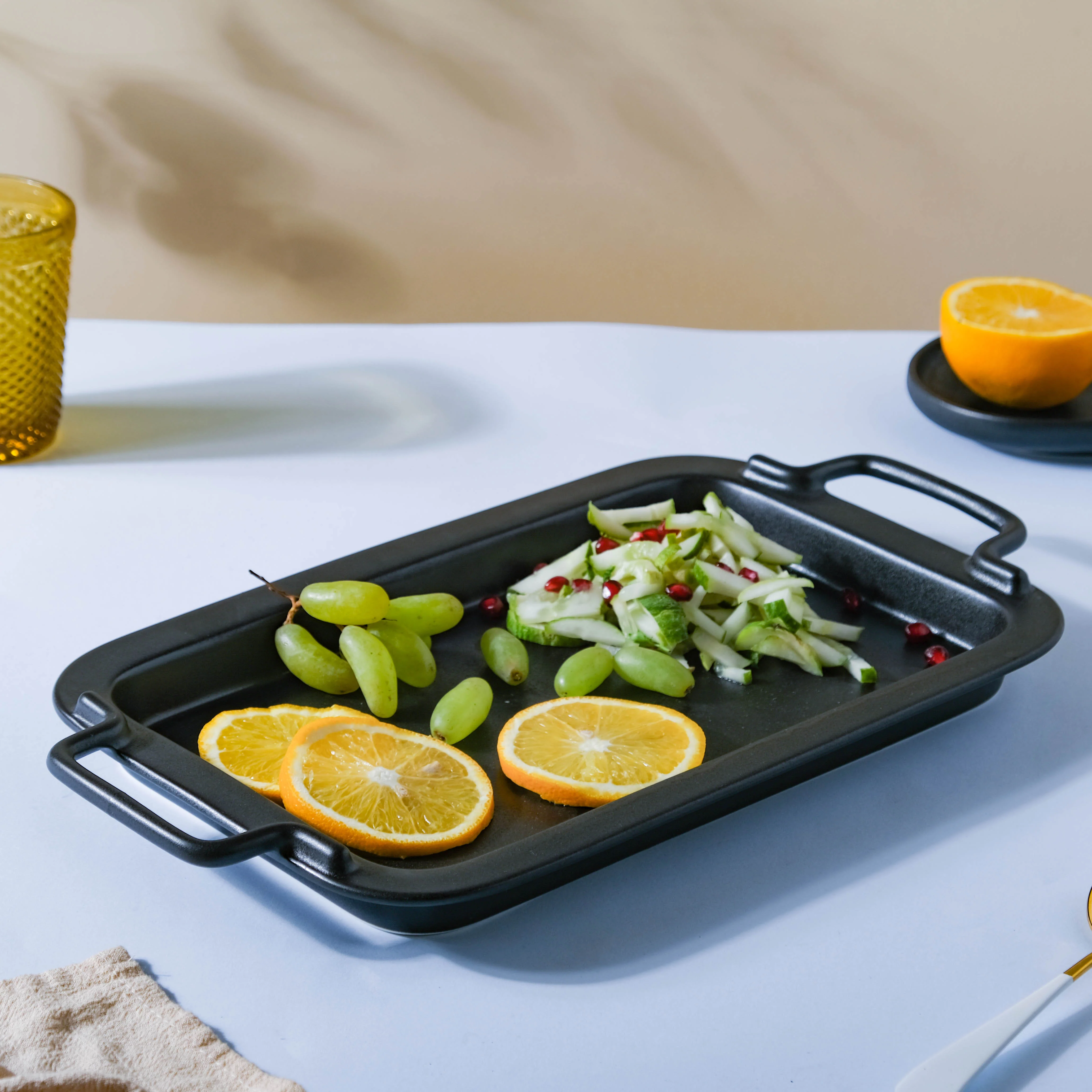 Black Baking Tray With Handle - Image 4