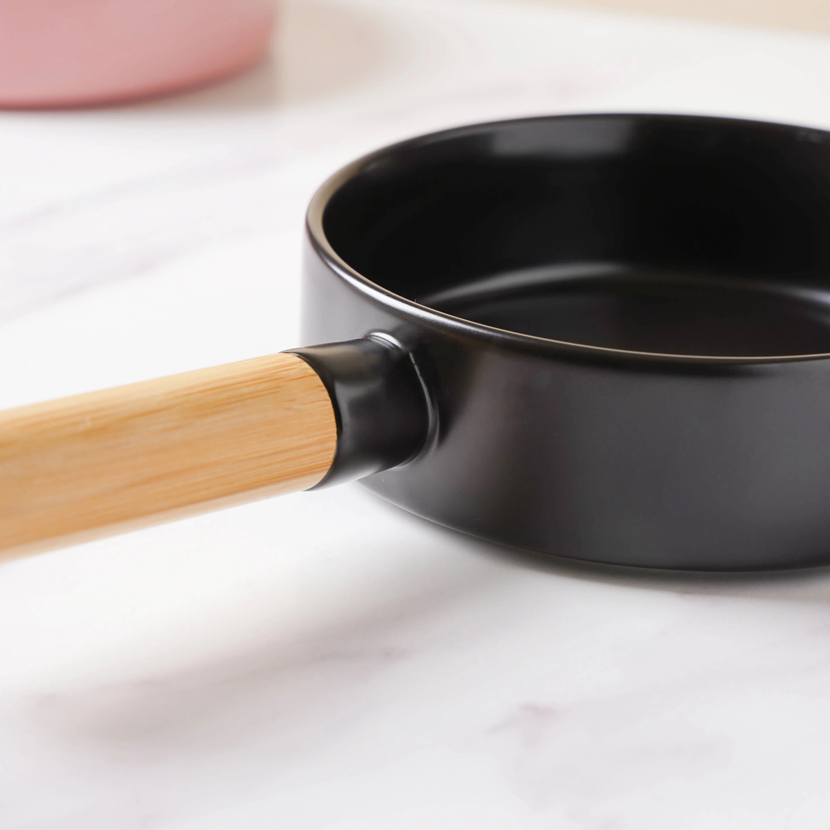 Black Berry Baking Pan With Handle - Image 4