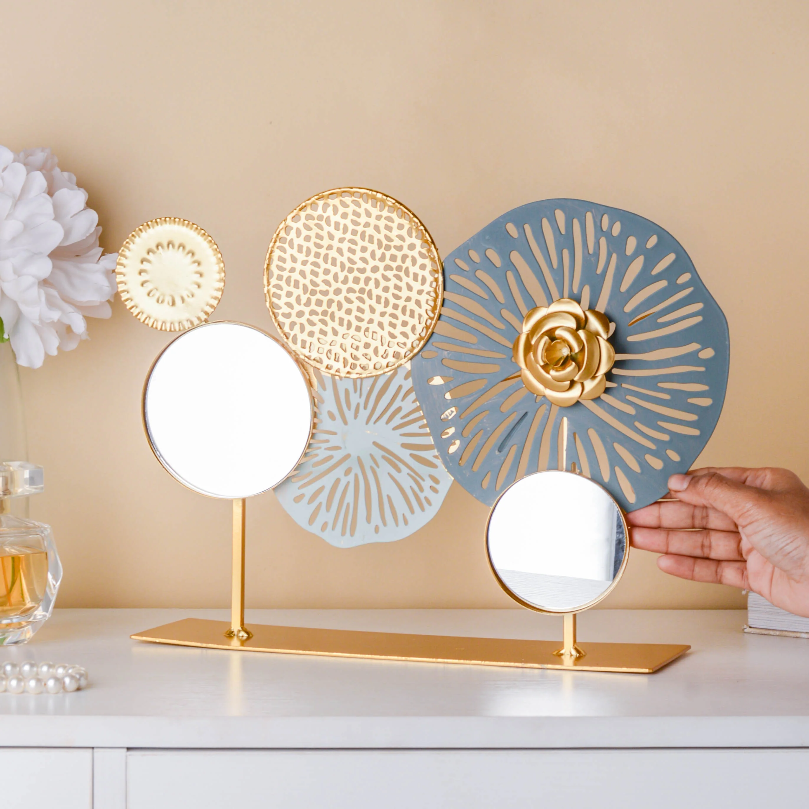 Blue and Golden Table Decor - Image 2