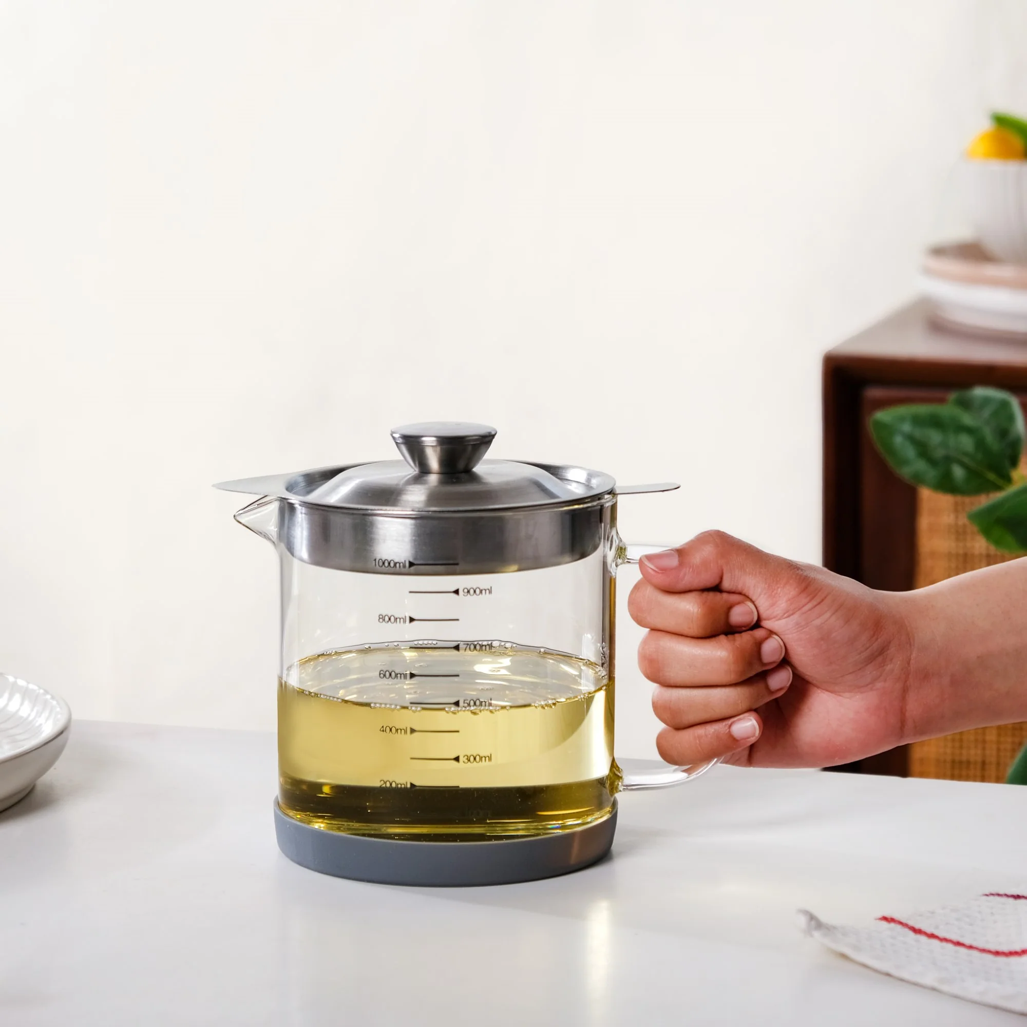 Borosilicate Glass Oil Pot With Strainer 1000ml - Image 2