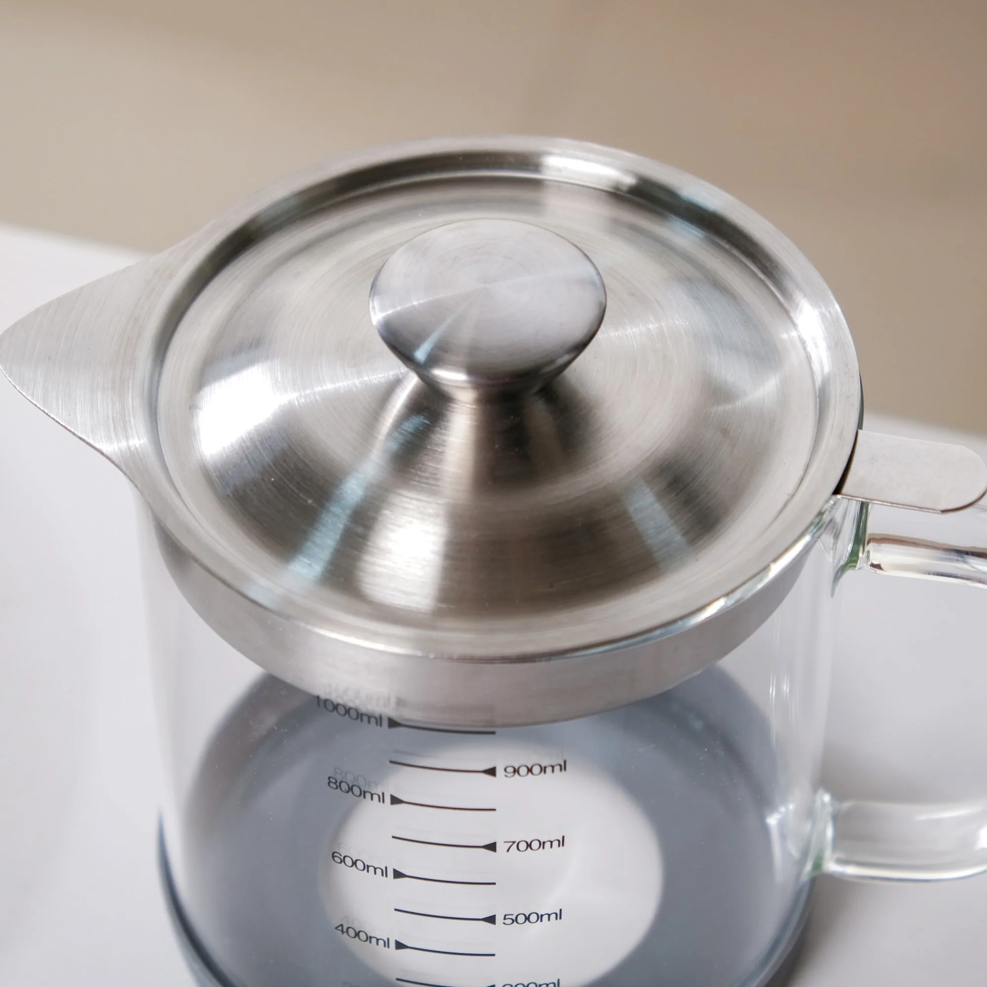 Borosilicate Glass Oil Pot With Strainer 1000ml - Image 3