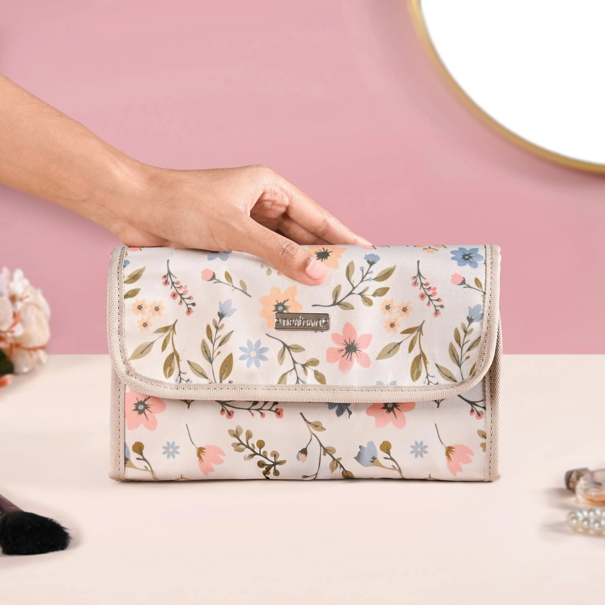 Botanic Foldable Travel Kit Bag - Image 3