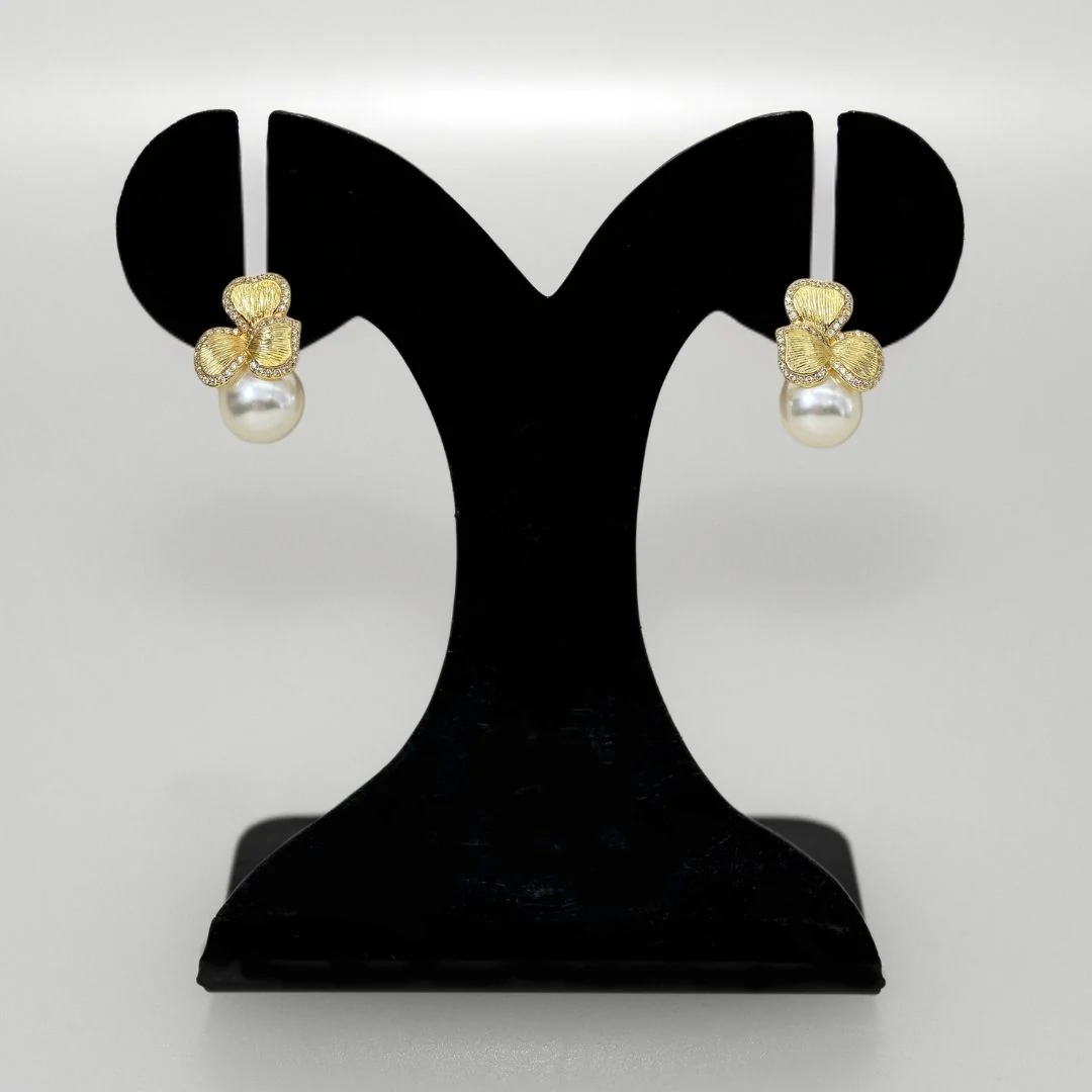Bowed Pearl Drop Earrings White - Image 6