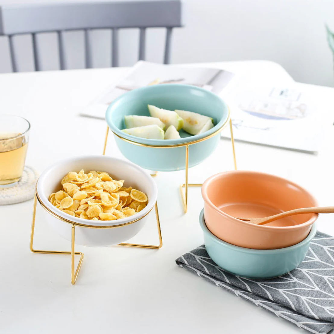Ceramic Bowl With Metal Stand Peach 800 ml - Image 3