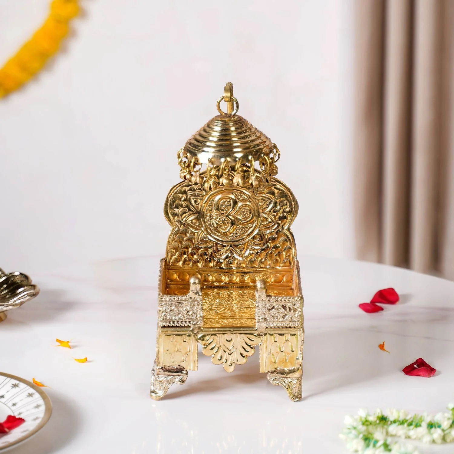 Brass Singhasan With Detachable Chatra - Image 9