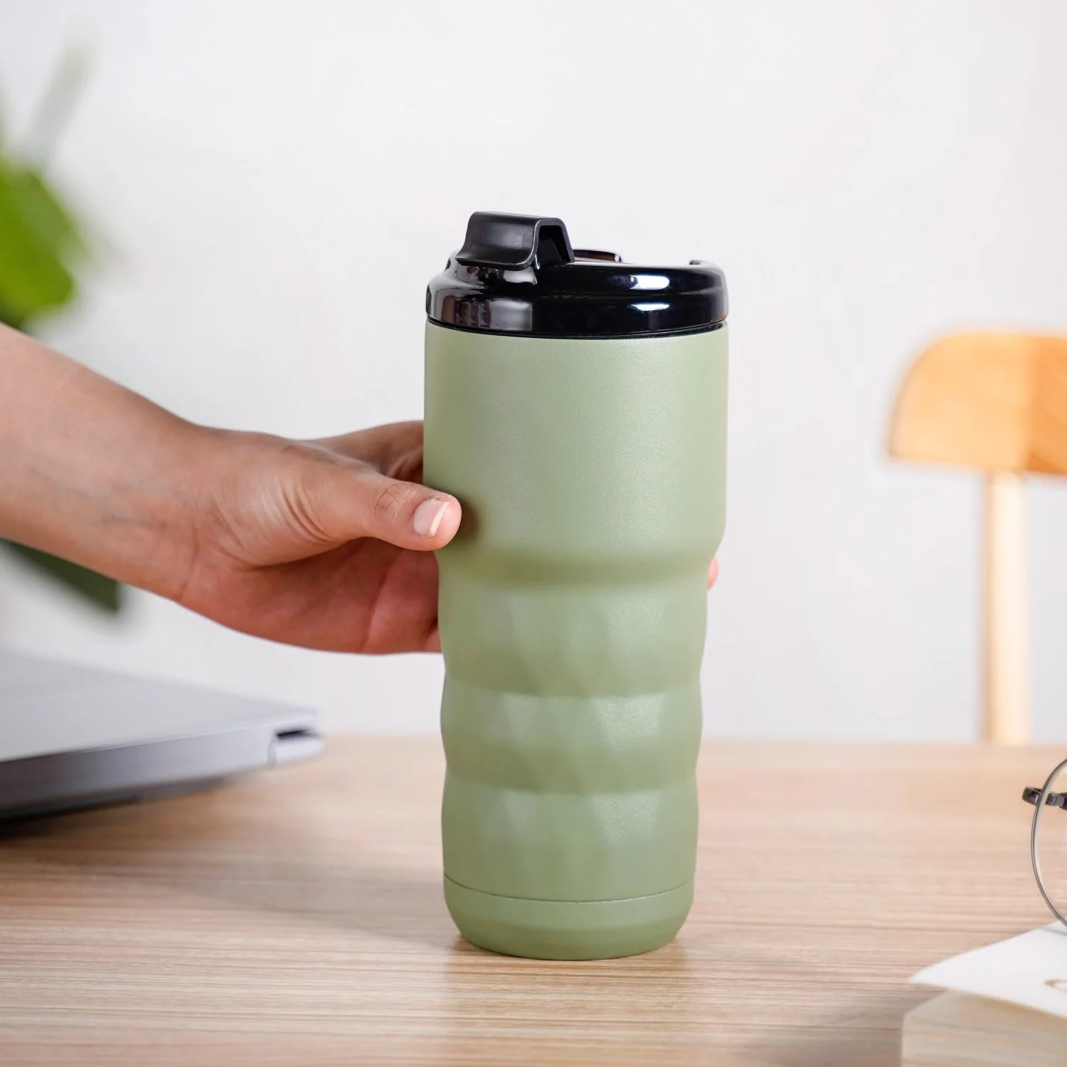 Brewster Grande Vacuum Copper Insulated Travel Flask Seaweed Green 590ml - Image 3