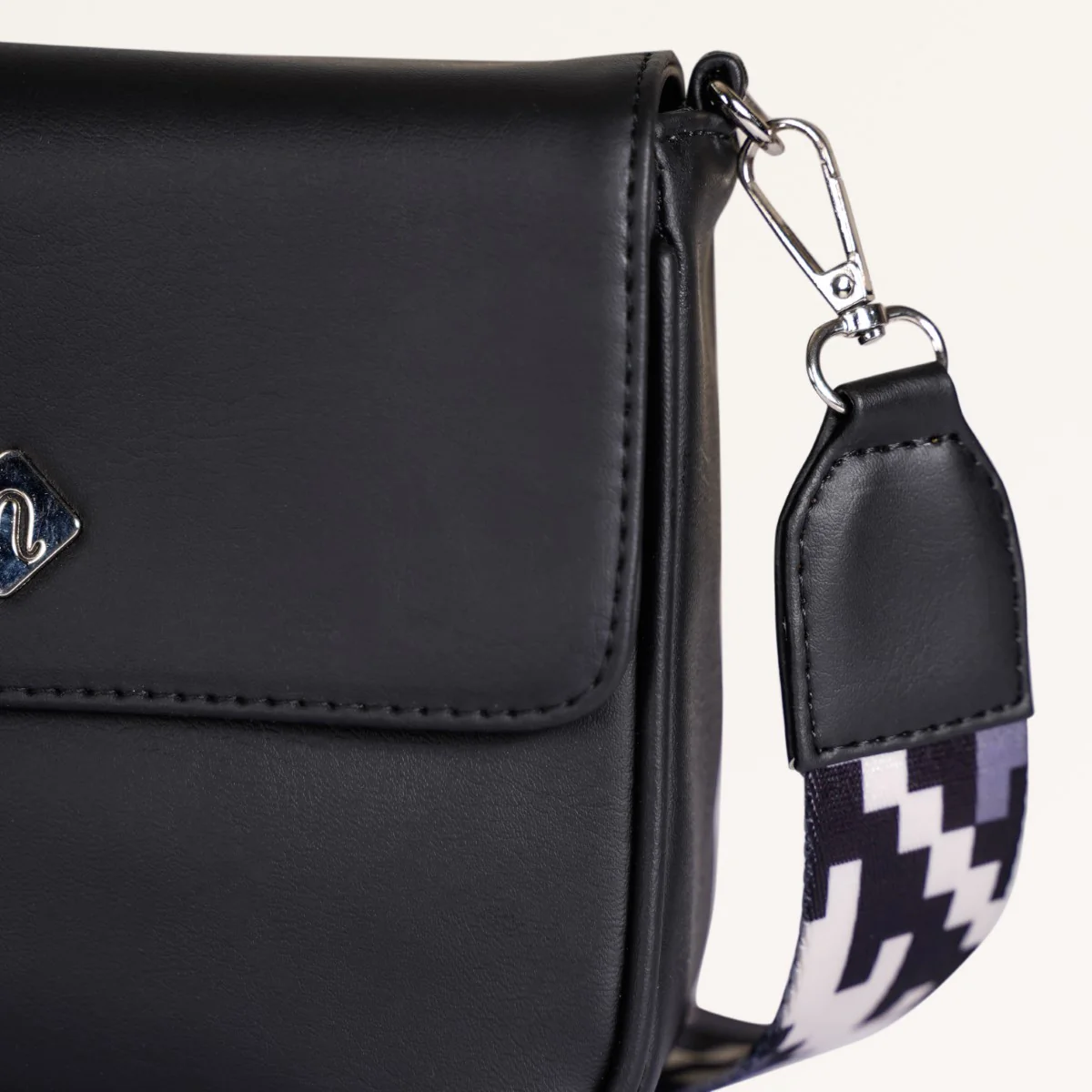 Brio Sassy Sleek Shoulder Bag Black - Image 12