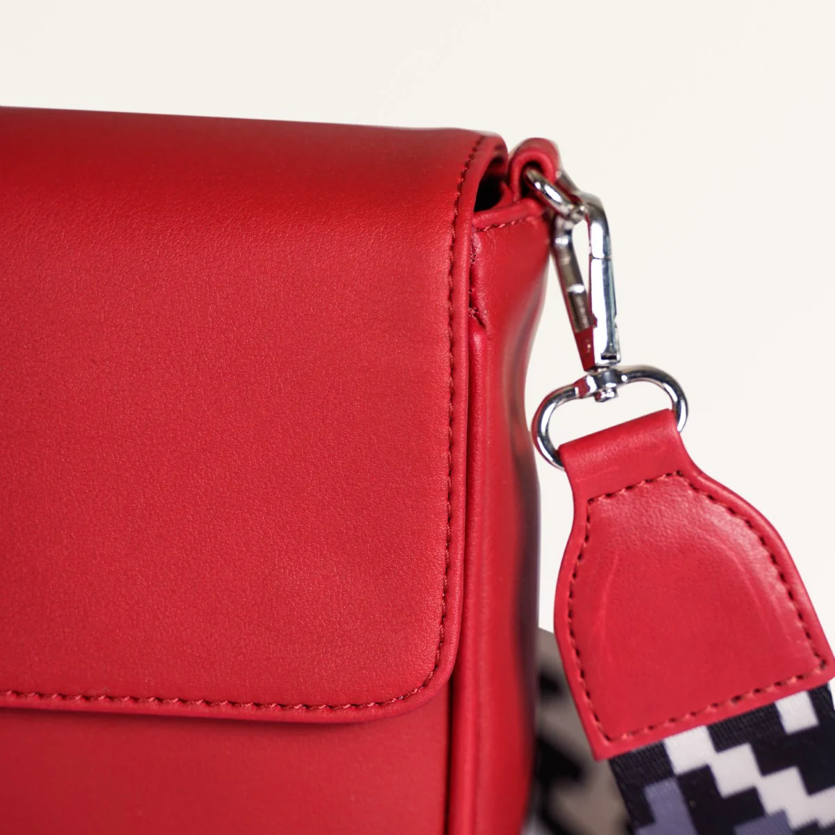 Brio Saucy Sport Shoulder Bag Red - Image 13