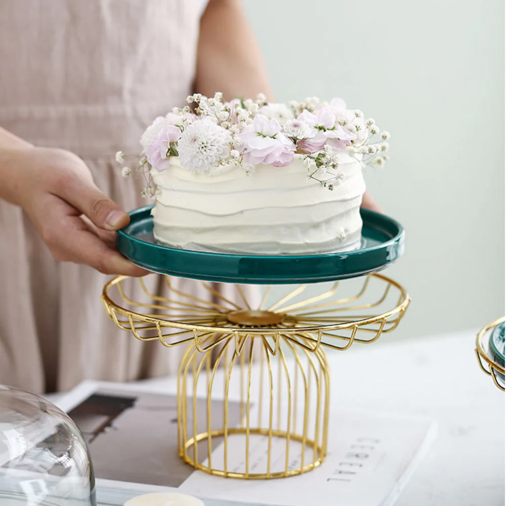 Cake Stand With Lid 8 inch