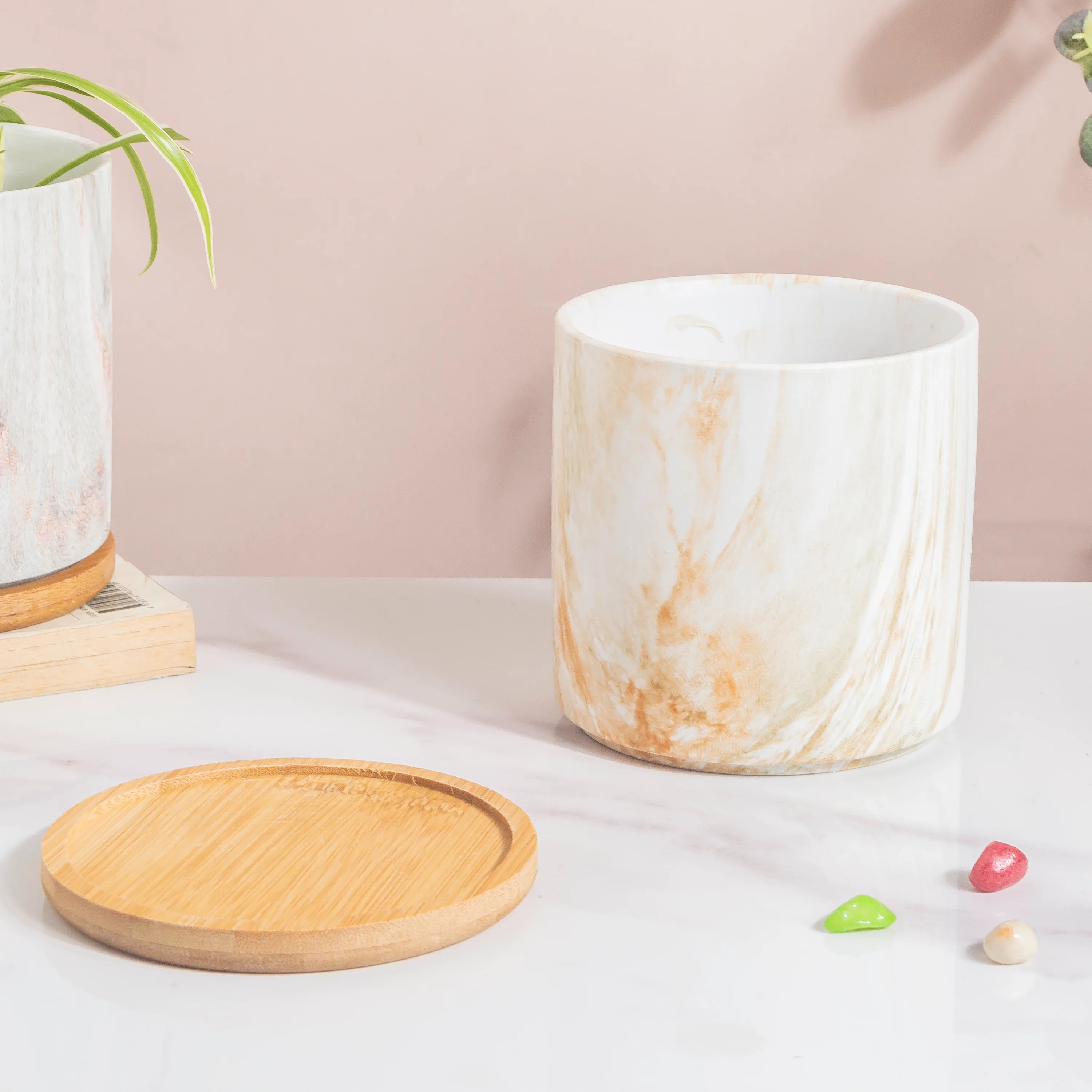 Carrara Brown Splash White Planter With Wooden Coaster - Image 5