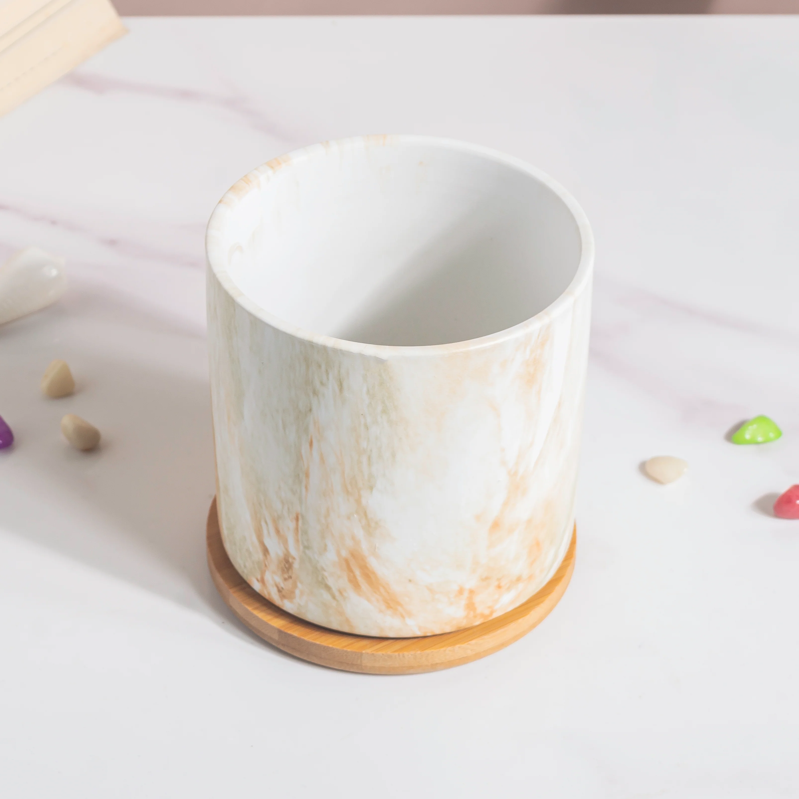 Carrara Brown Splash White Planter With Wooden Coaster - Image 6
