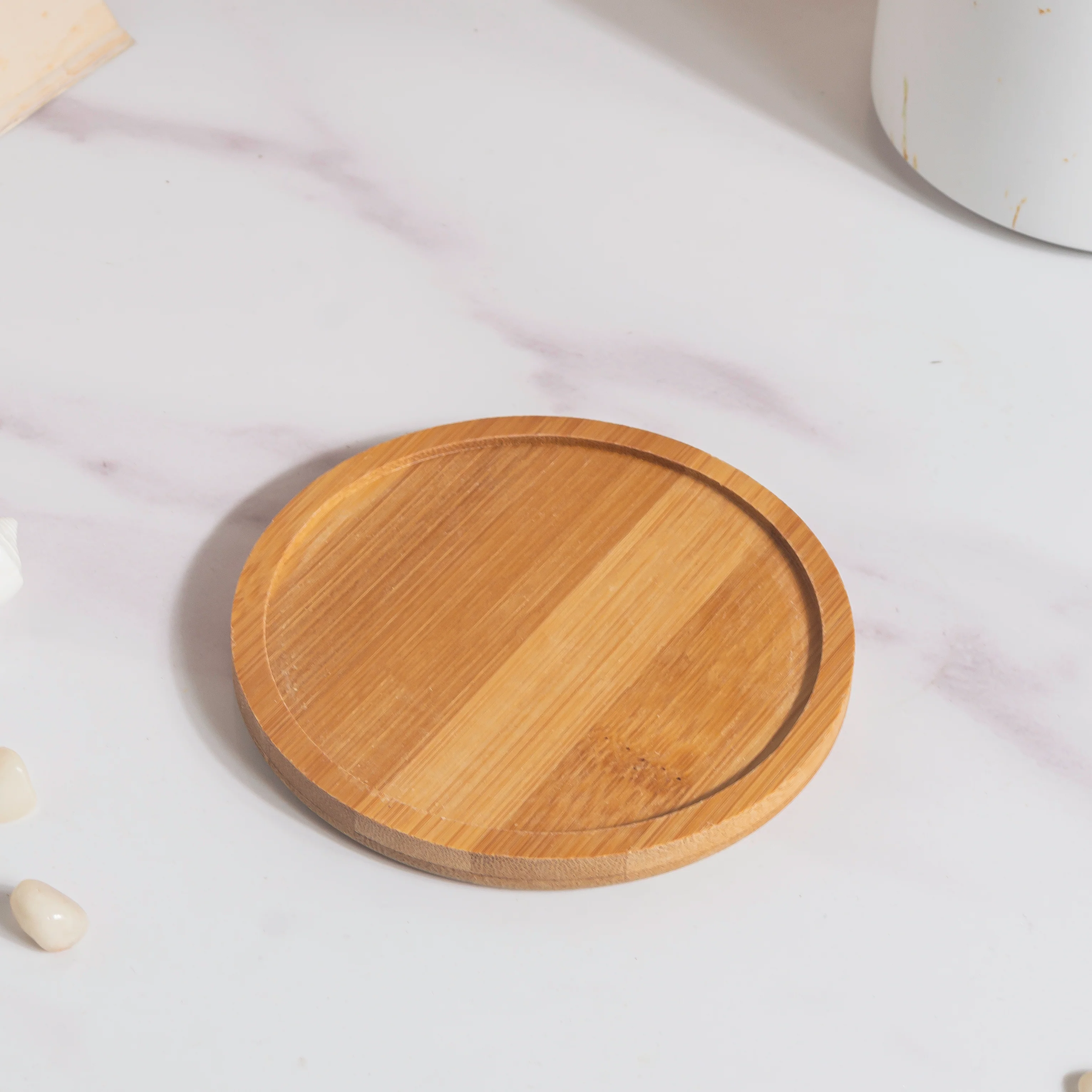 Carrara Brown Streak White Ceramic Planter With Wooden Coaster - Image 9