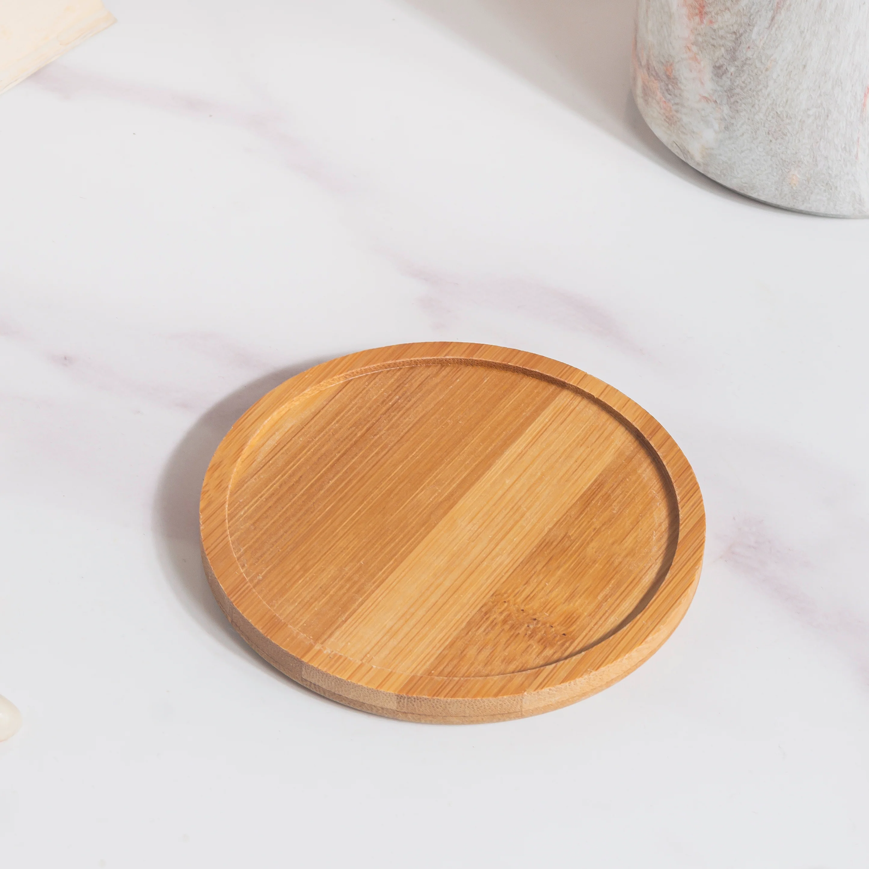 Carrara Ceramic Gold Detailed Planter With Wooden Coaster - Image 6