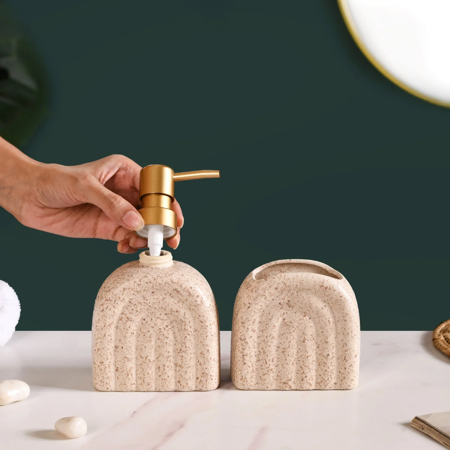 Ceramic Texture Arched Bathroom Accessories Set of 2 - Image 3