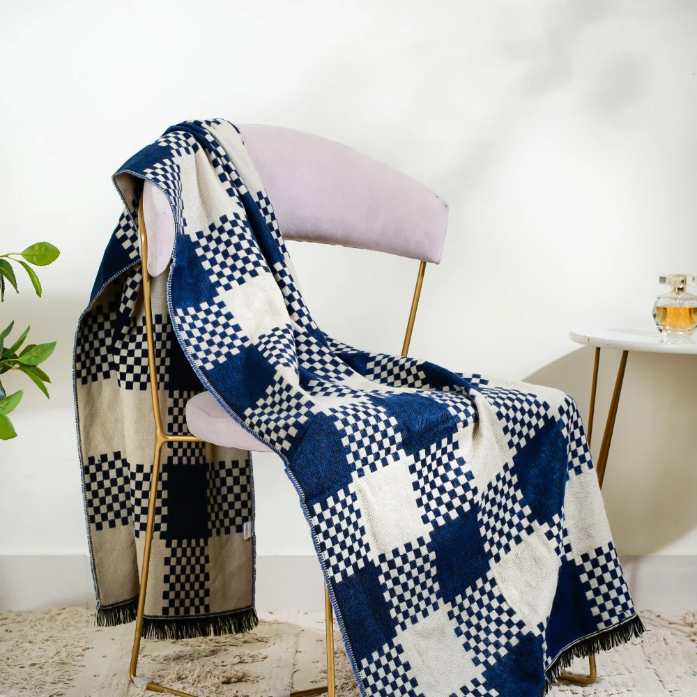 Chequered Woolen Blend Scarf Blue - Image 3